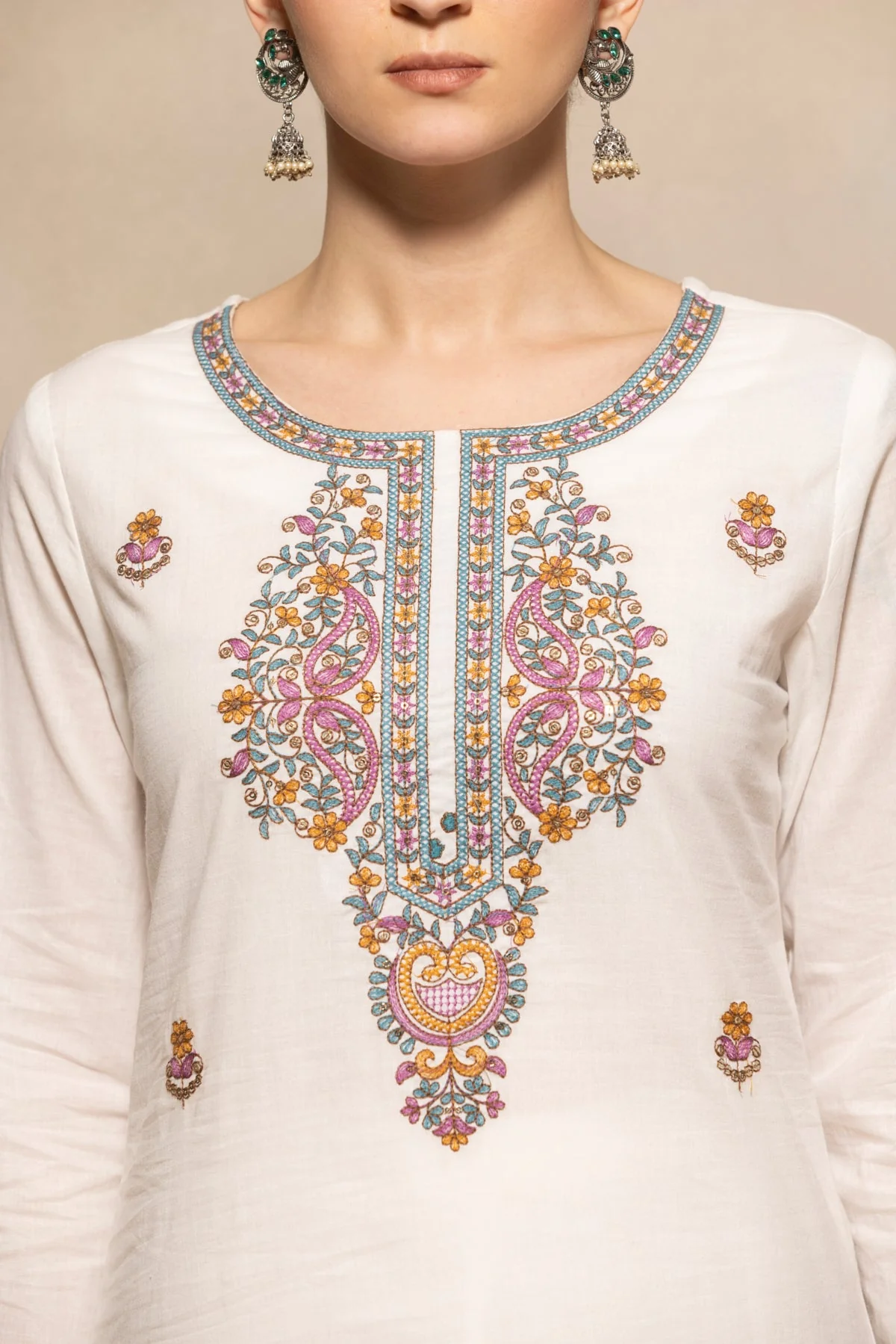 Cream Embroidered Kurta 3 Pcs Set - Image 4