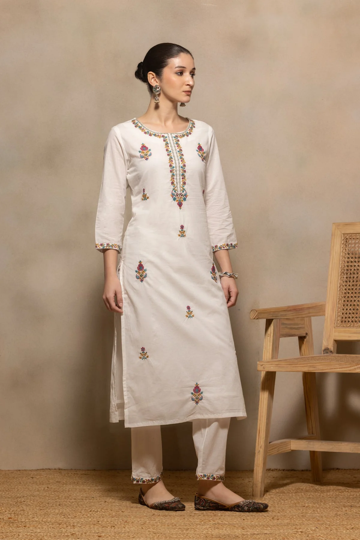 Cream Embroidered Kurta 3 Pcs Set - Image 3