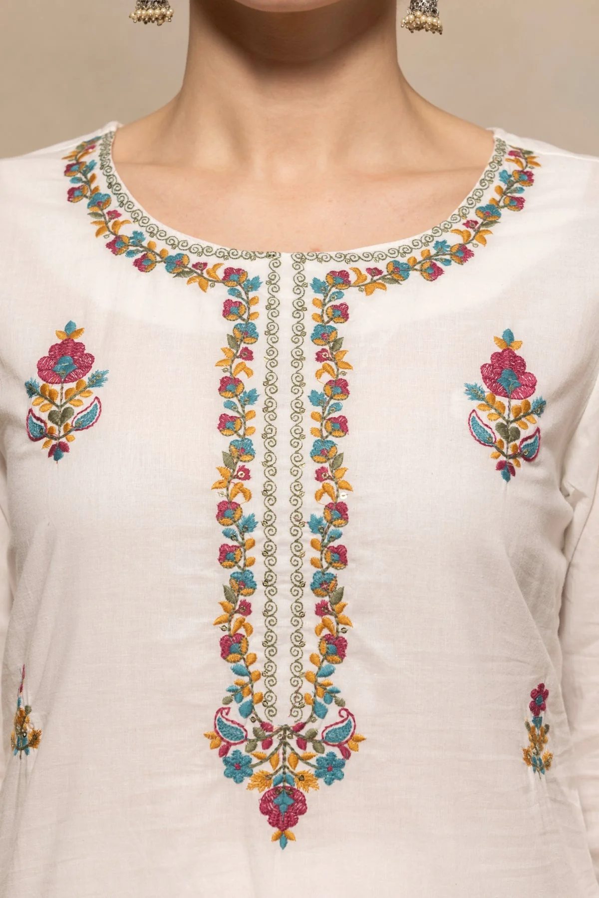 Cream Embroidered Kurta 3 Pcs Set - Image 4