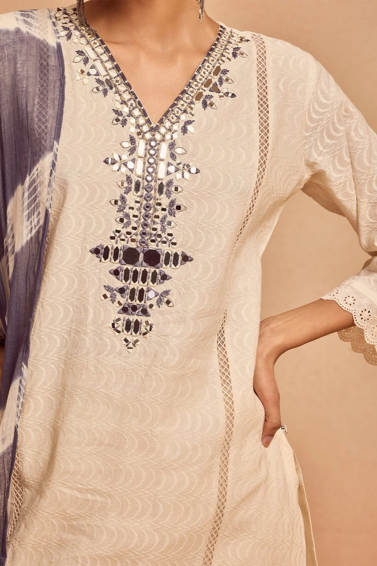 Cream Embroidered Kurta 3 Pcs Set - Image 3