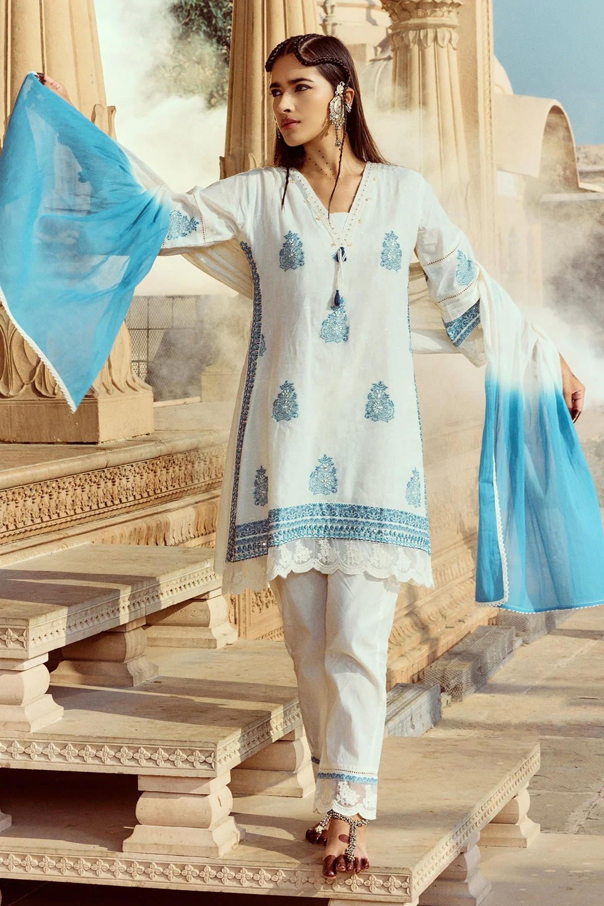 Cream Embroidered Kurta 3 Pcs Set - Image 2