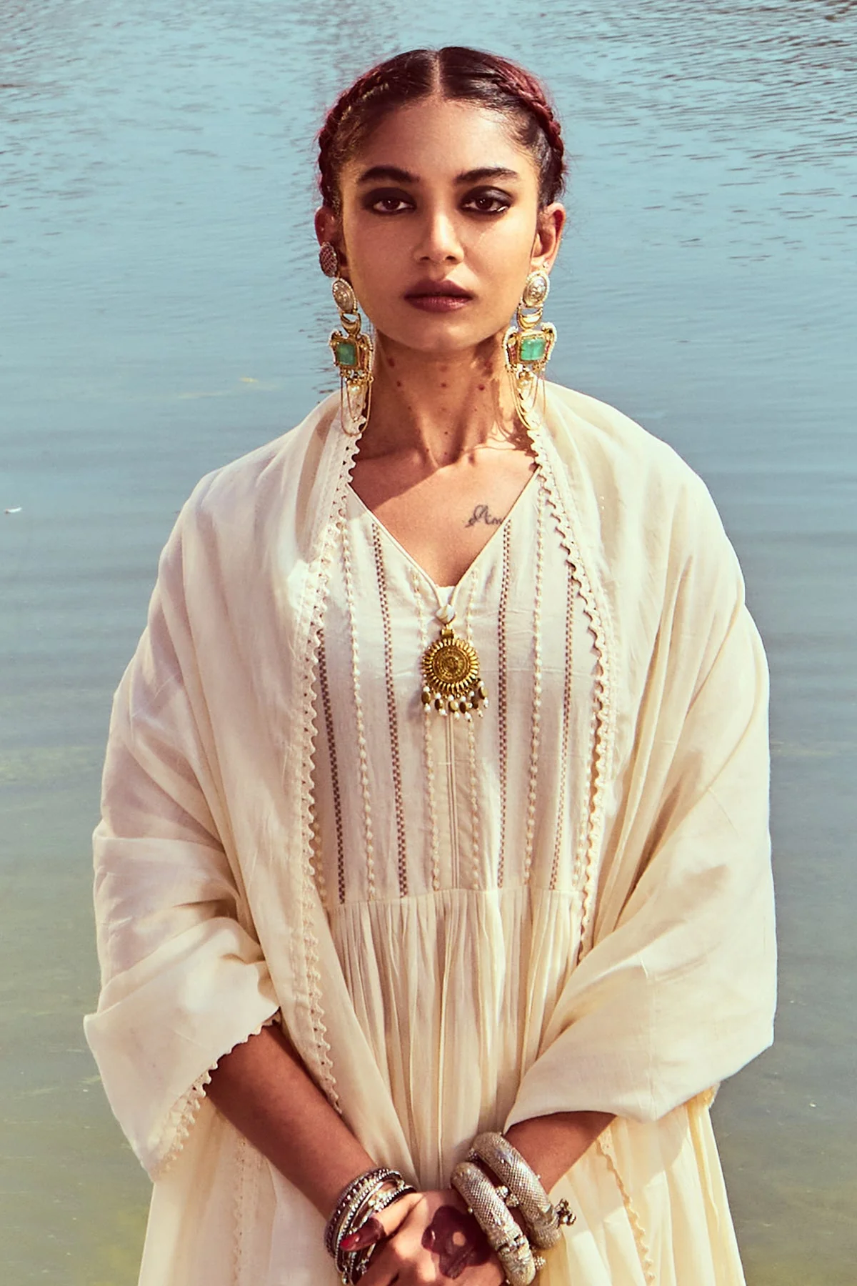Cream Embroidered Kurta 3 Pcs Set - Image 2