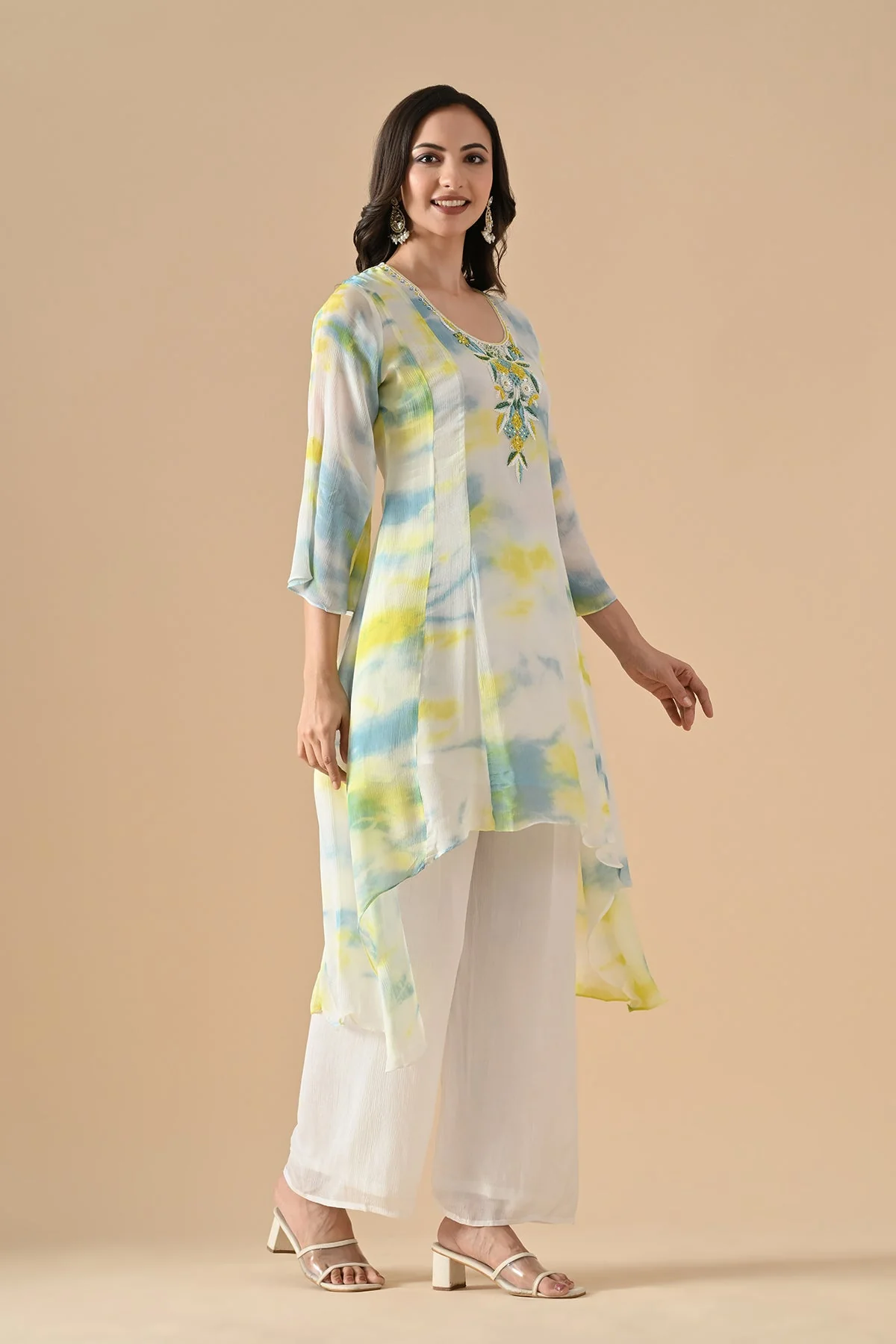 Cream Embroidered Kurta 3 Pcs Set - Image 3