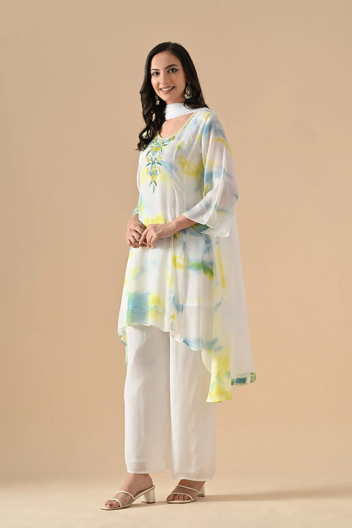 Cream Embroidered Kurta 3 Pcs Set - Image 4