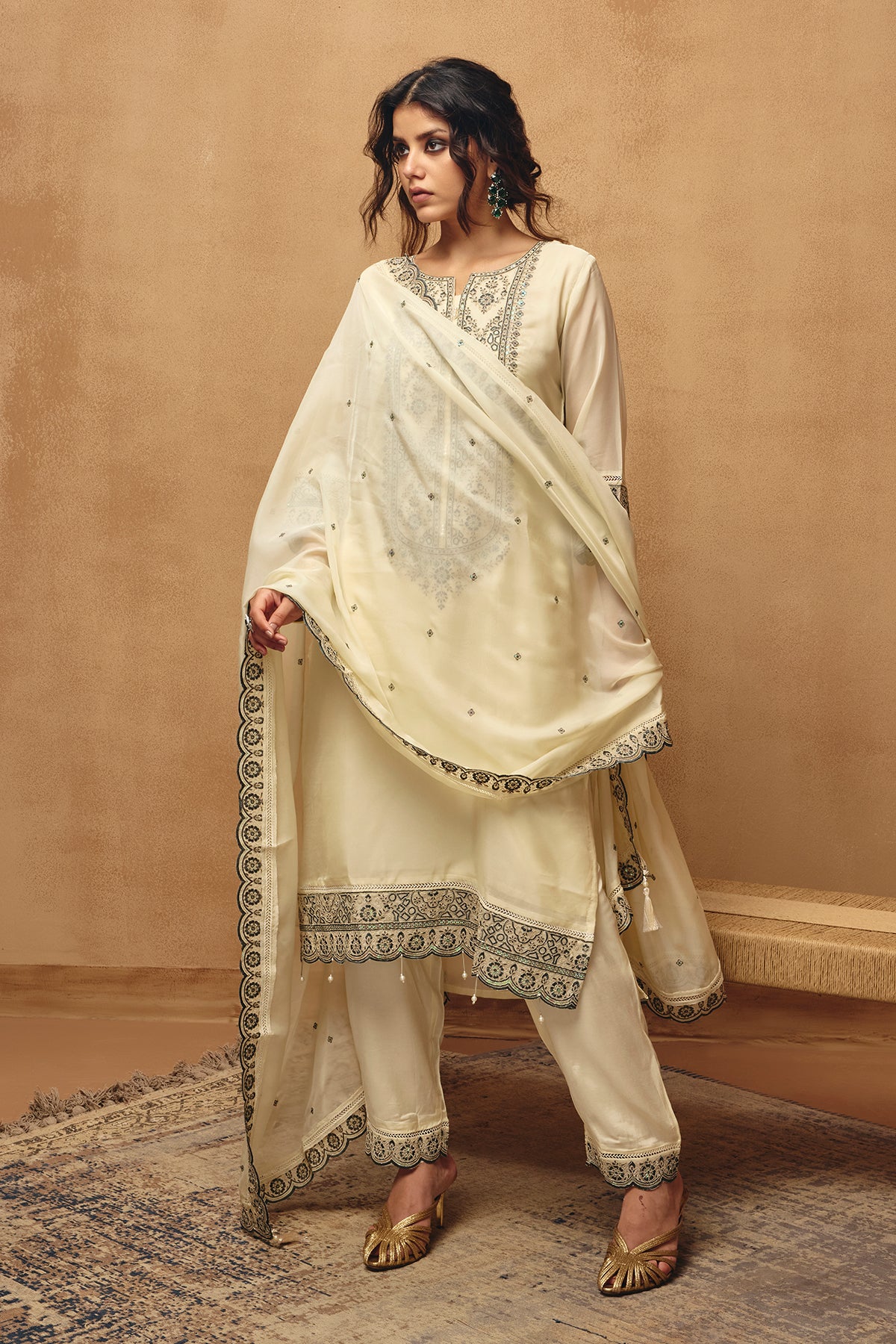 Cream Embroidered Kurta 3 Pcs Set - Image 4