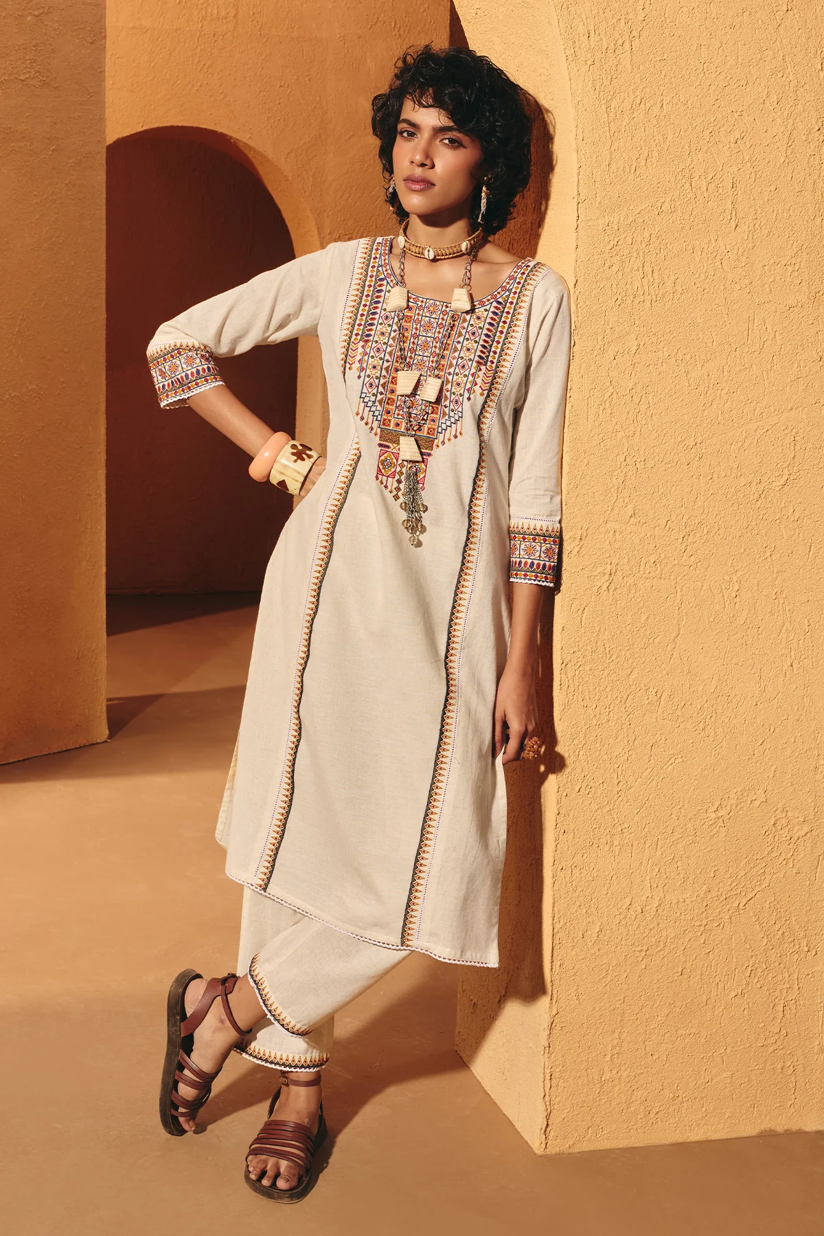 Cream Embroidered Kurta 2 Pcs Set - Image 2