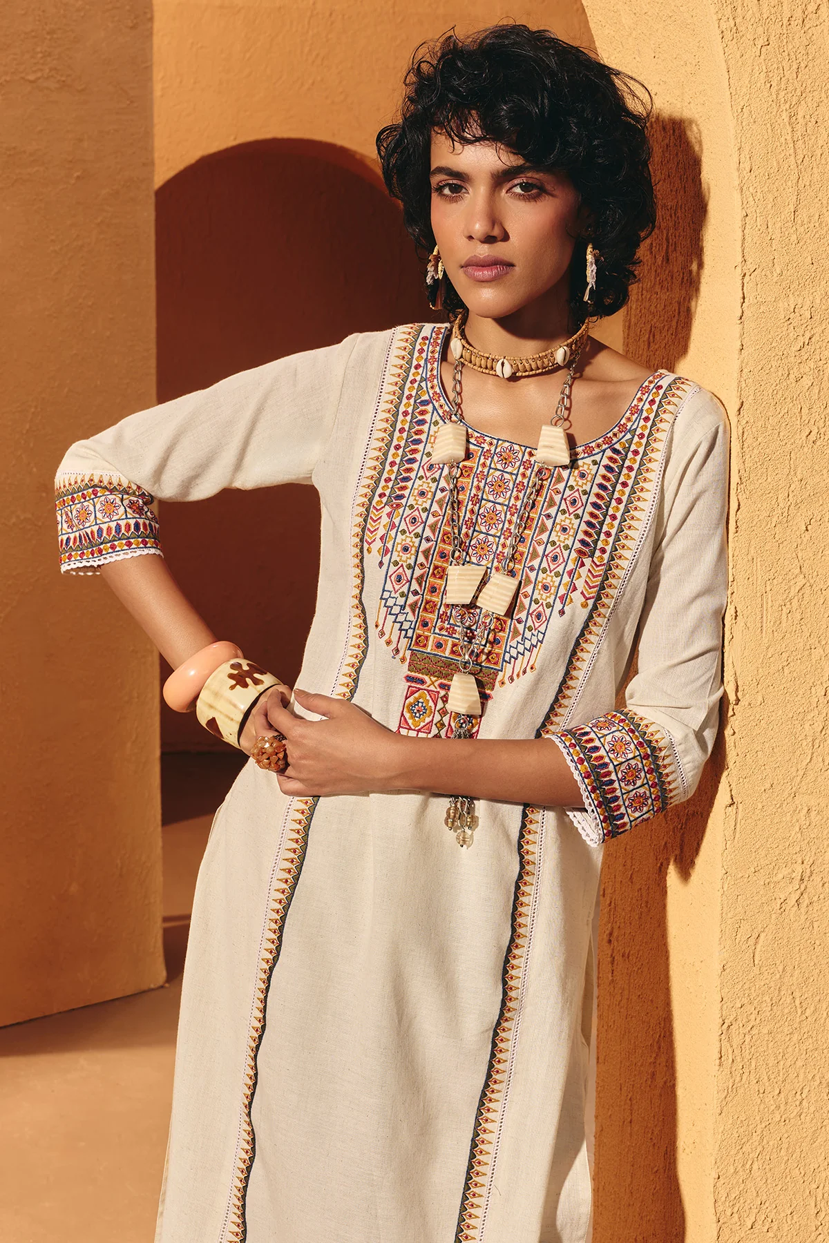 Cream Embroidered Kurta 2 Pcs Set - Image 3