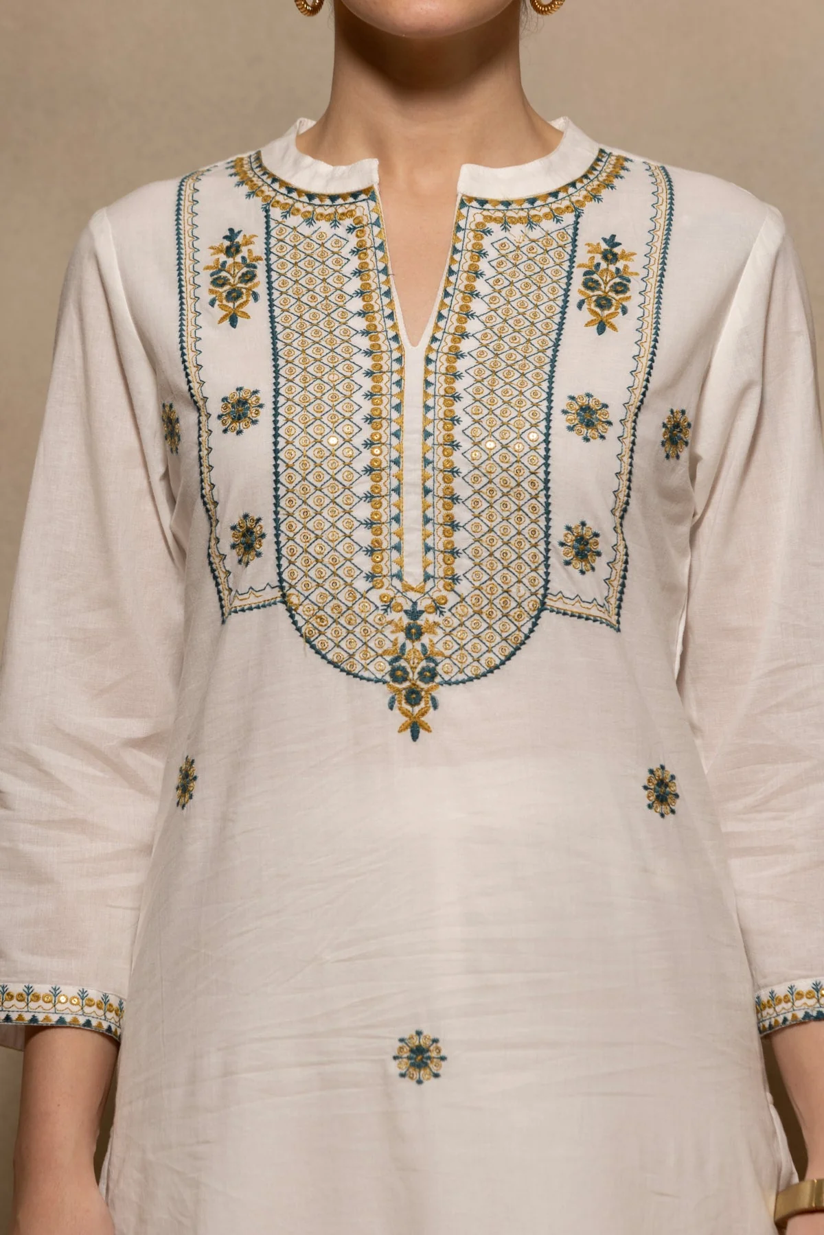 Cream Embroidered Sequenced Kurta 3 Pcs Set - Image 4