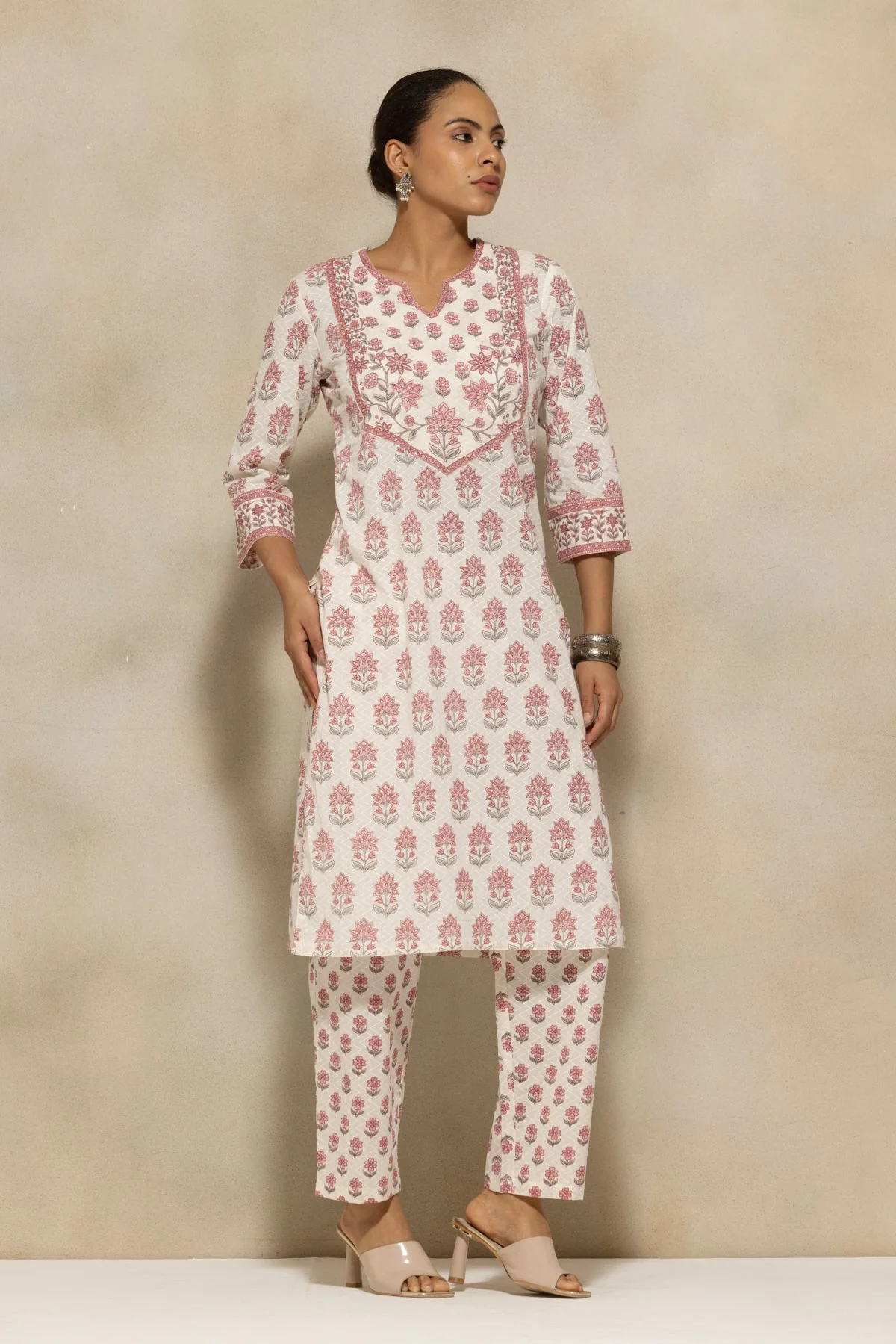Cream Floral Printed Kurta 2 Pcs Set - Image 3