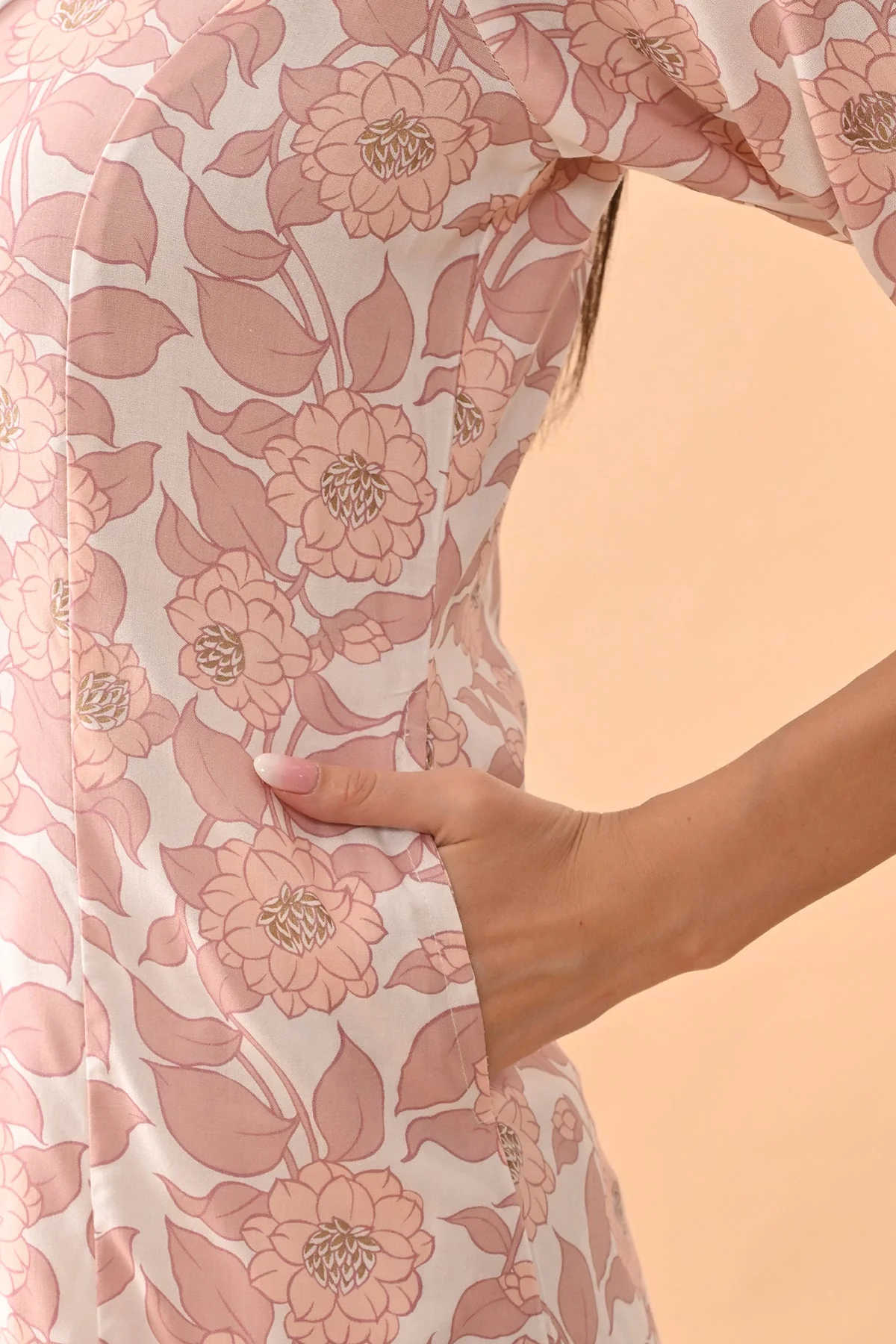 Cream Floral Printed Kurta - Image 6