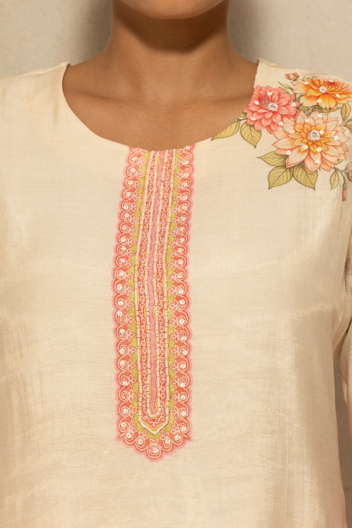 Cream Floral Printed Kurta 3 Pcs Set - Image 4