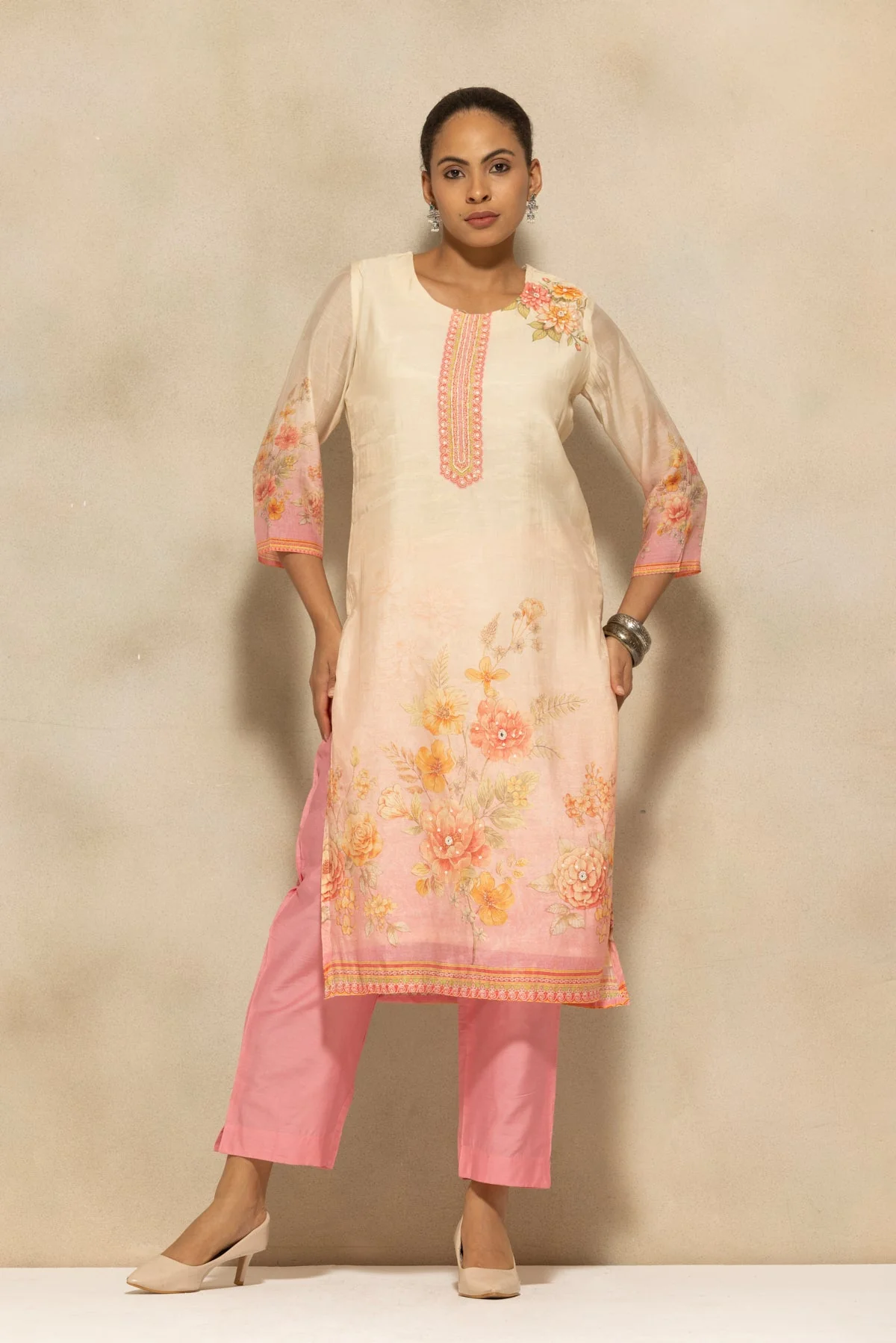 Cream Floral Printed Kurta 3 Pcs Set - Image 7