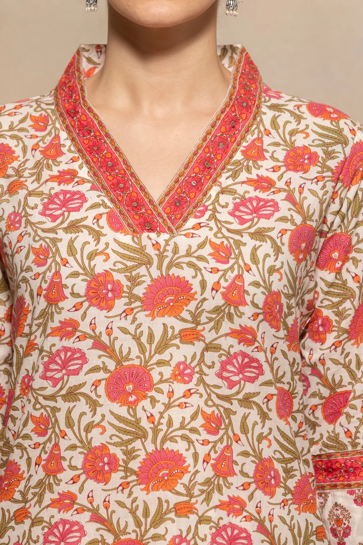 Cream Floral Printed Kurta 3 Pcs Set - Image 4