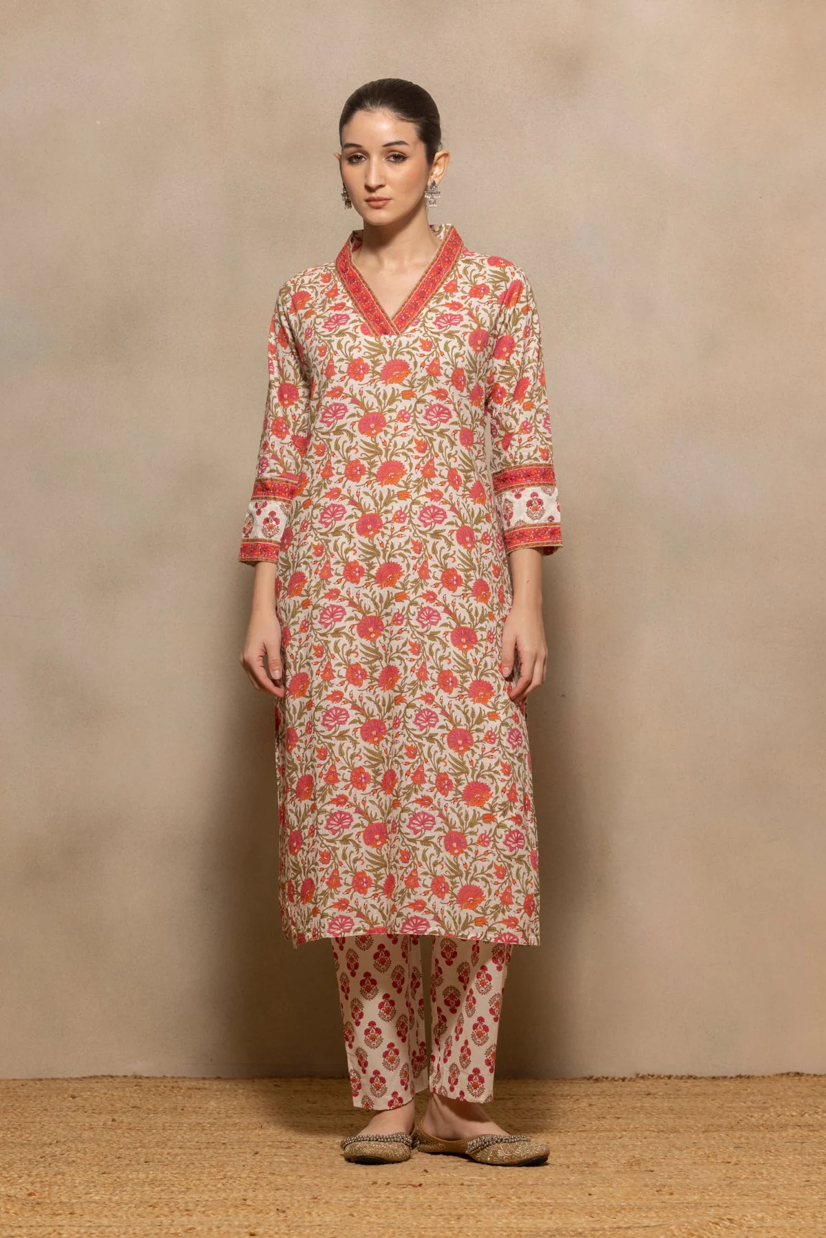 Cream Floral Printed Kurta 3 Pcs Set - Image 7