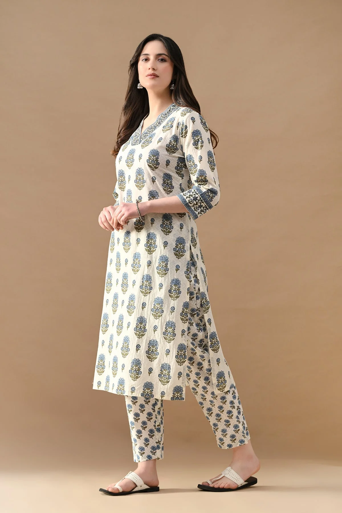 Cream Floral Printed Kurta 2 Pcs Set - Image 2