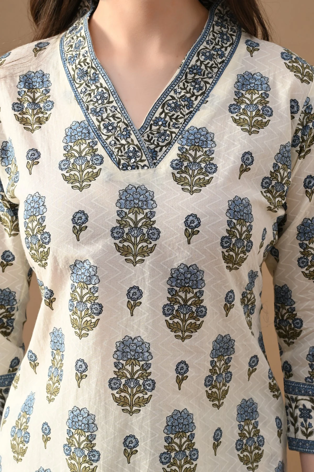 Cream Floral Printed Kurta 2 Pcs Set - Image 4