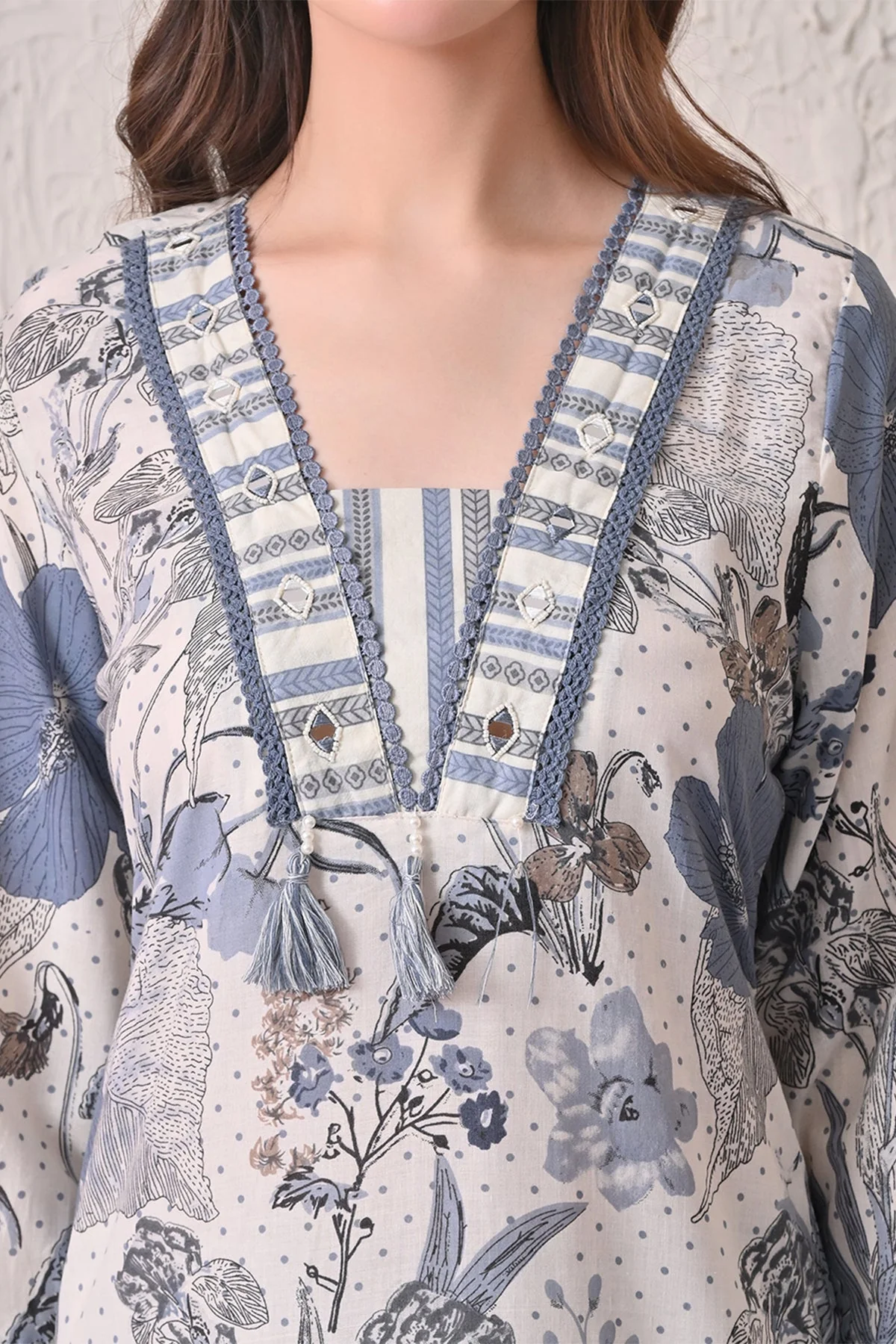 Cream Floral Printed Kurta 3 Pcs Set - Image 4