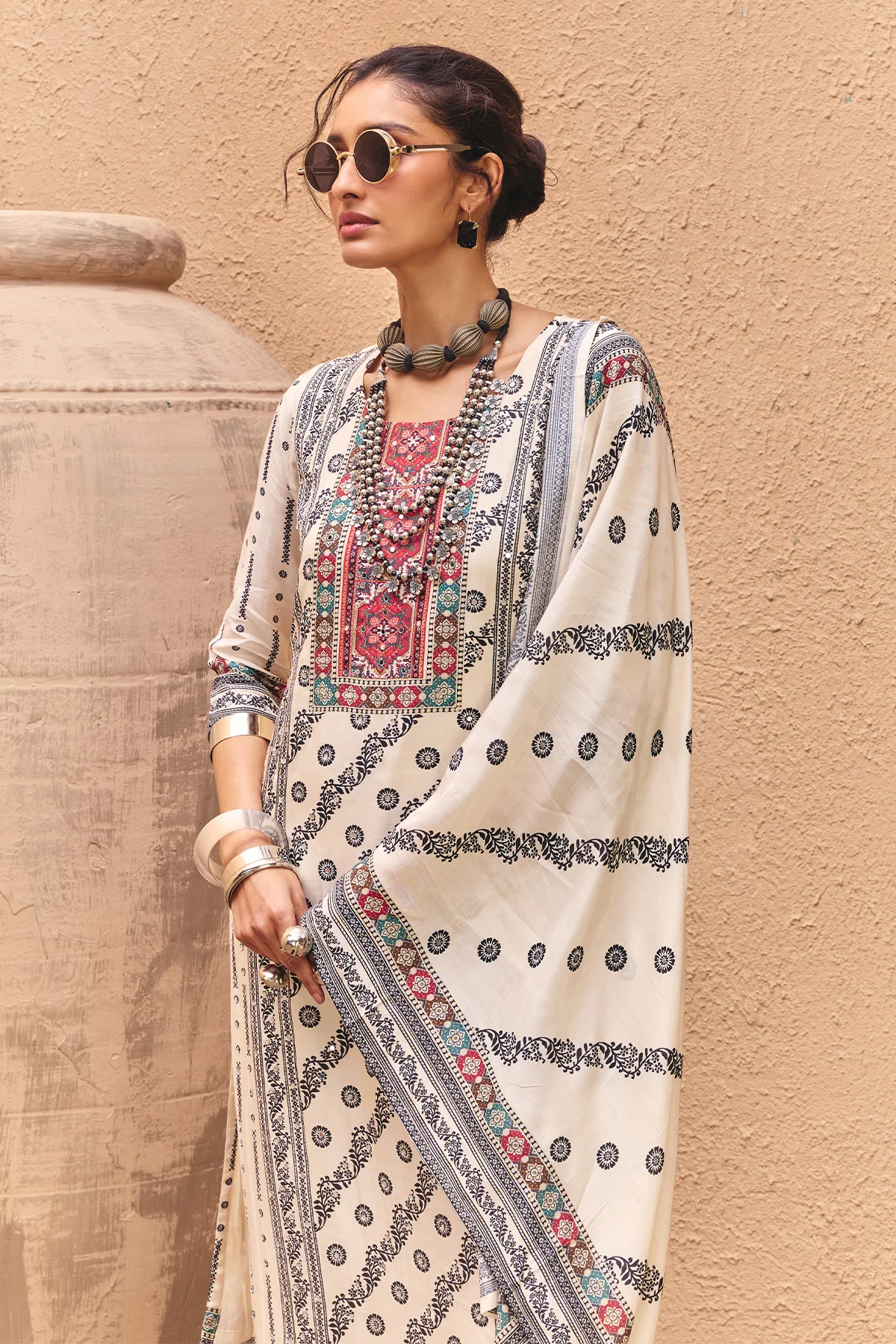 Cream Mirror Embellished Kurta 3 Pcs Set - Image 3