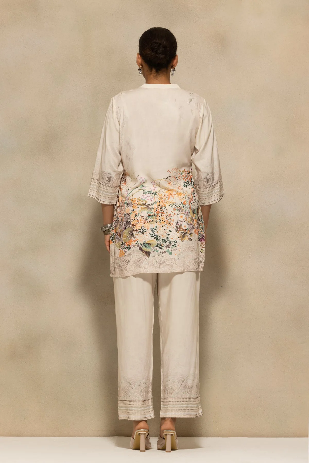 Cream Printed Kurta 2 Pcs Set - Image 5