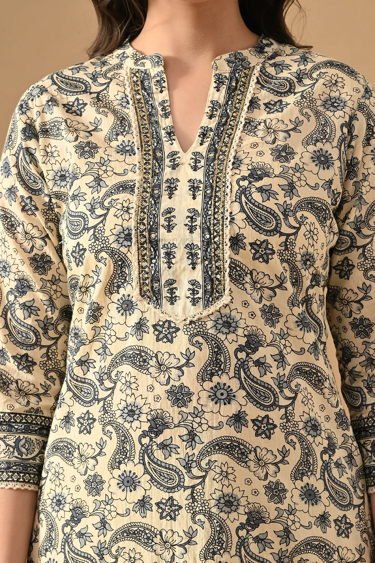 Cream Printed Kurta 2 Pcs Set - Image 5