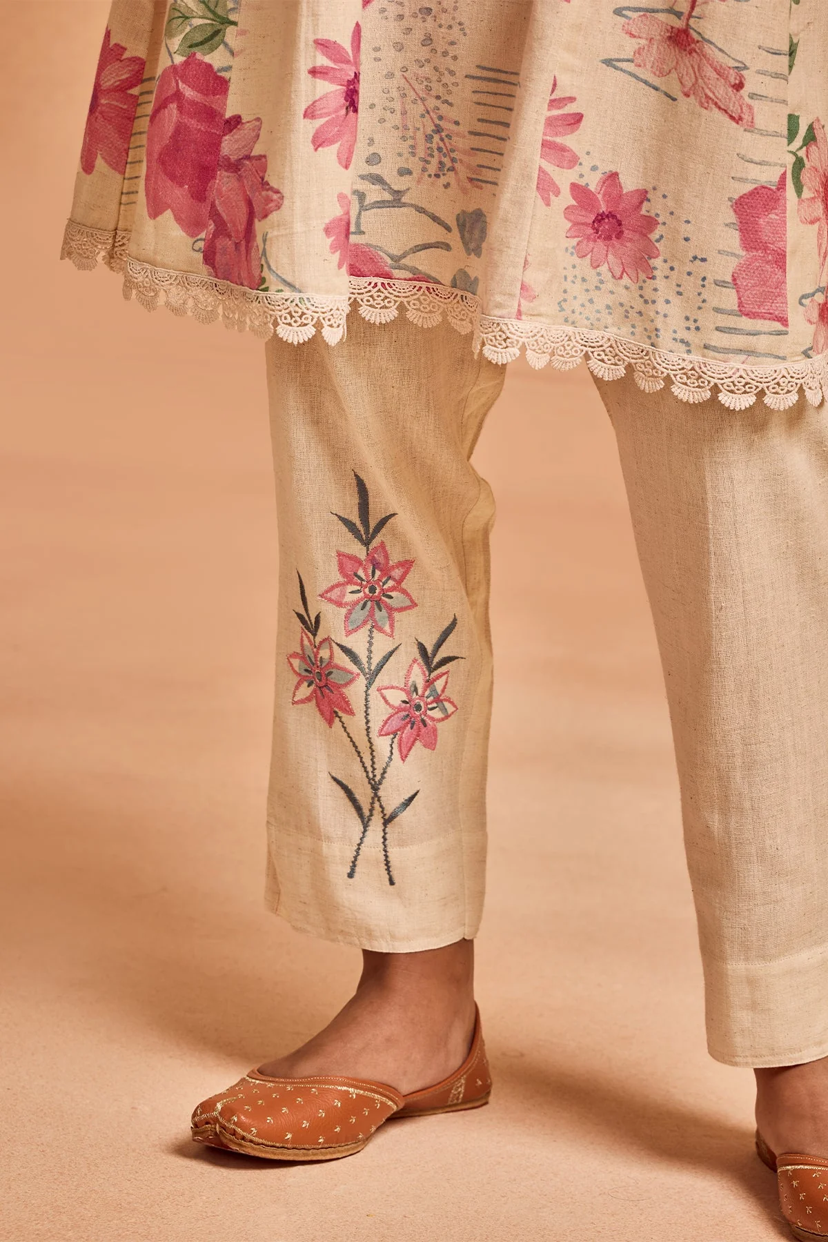 Cream Printed Kurta 2 Pcs Set - Image 5