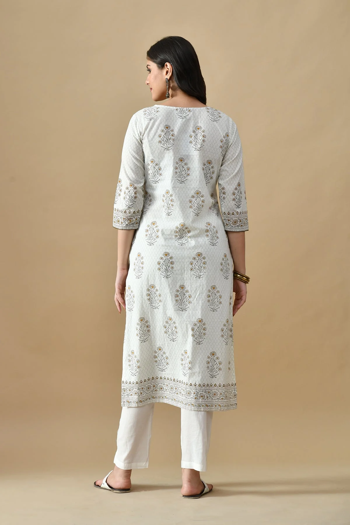 Cream Printed Kurta 3 Pcs Set - Image 6