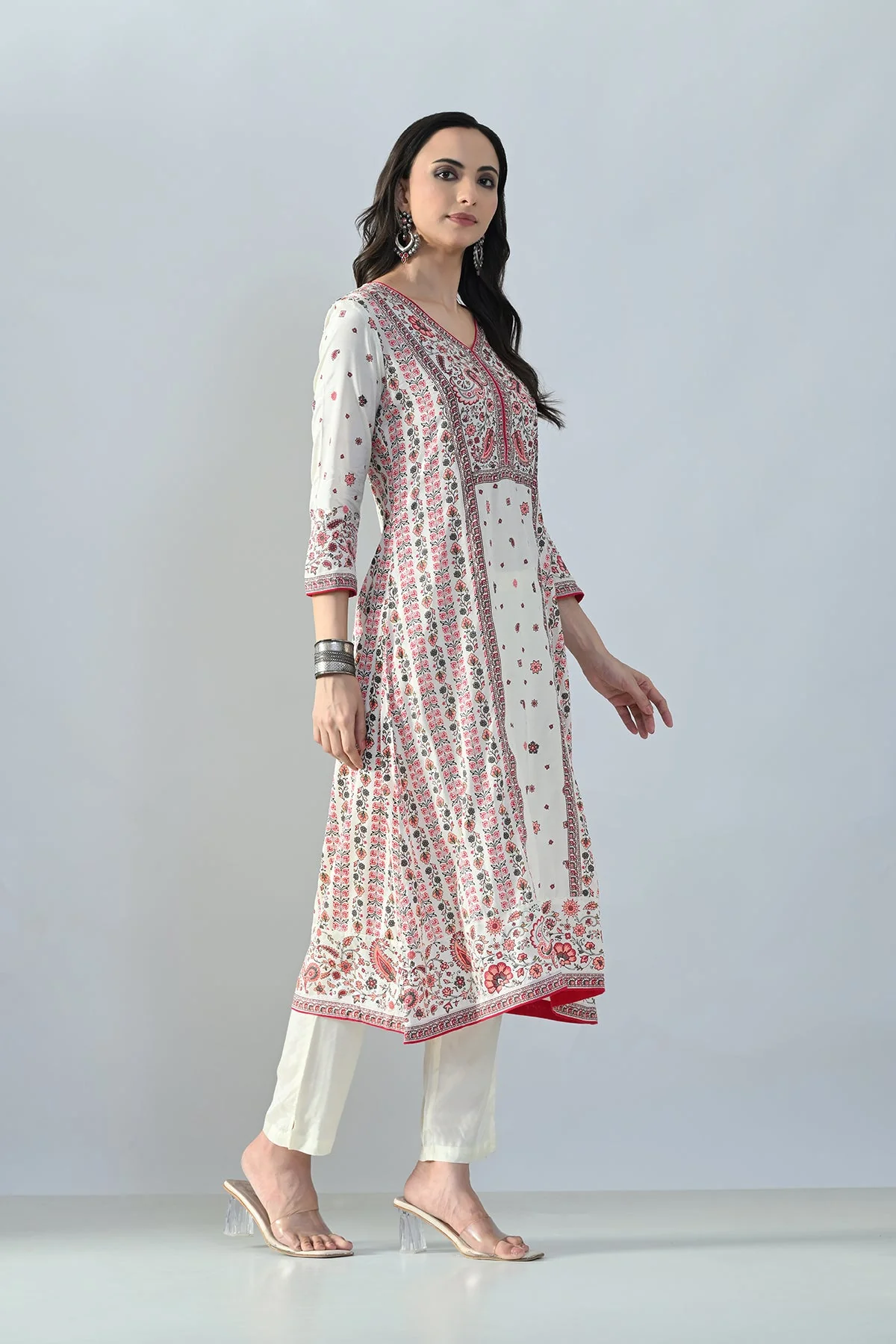 Cream Printed Kurta 3 Pcs Set - Image 4