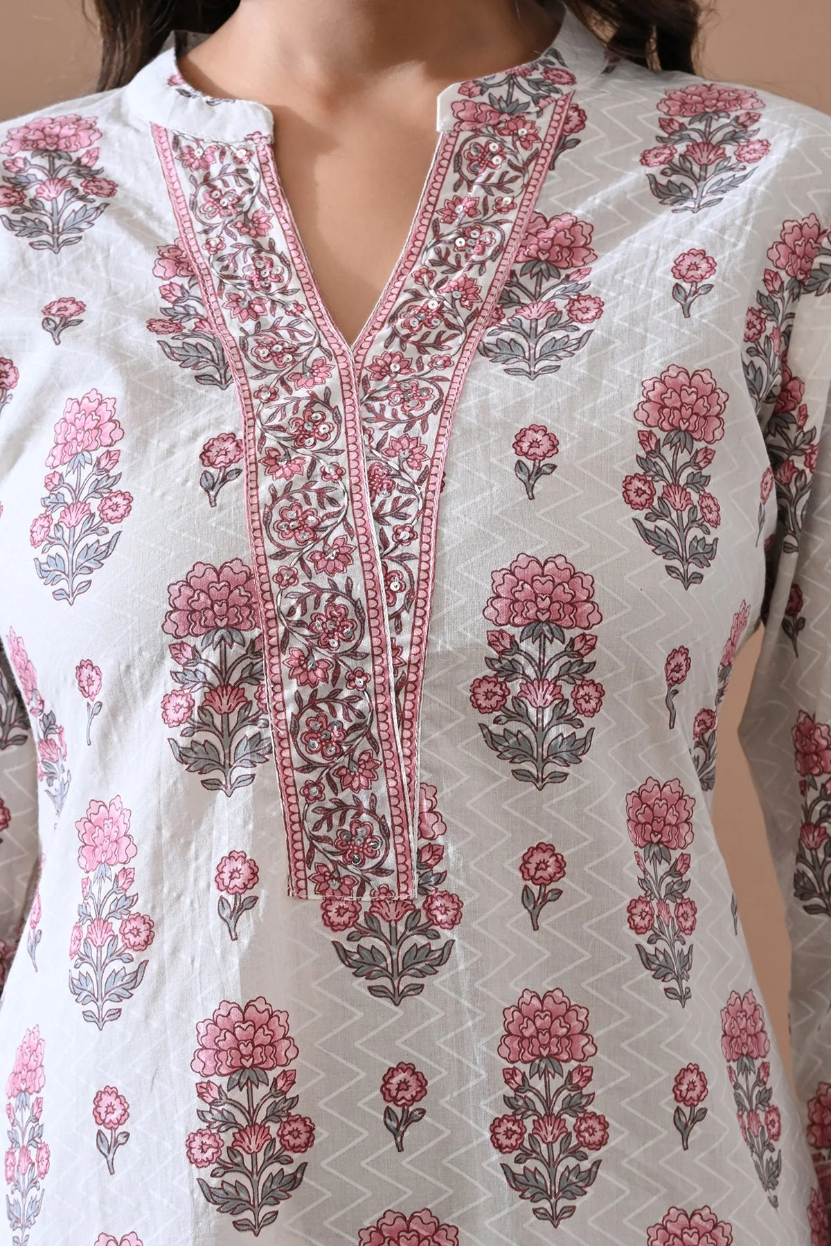Cream Printed Kurta 2 Pcs Set - Image 4