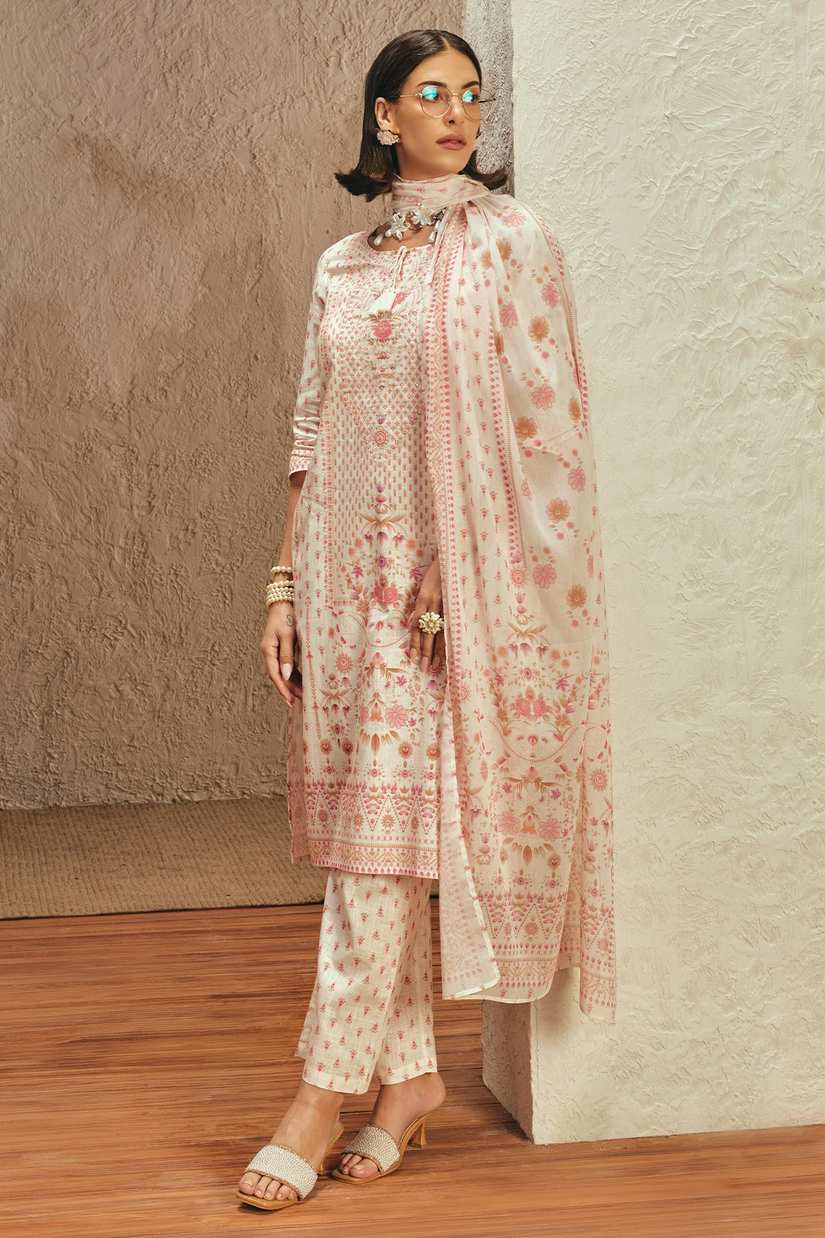 Cream Printed Kurta 3 Pcs Set - Image 3