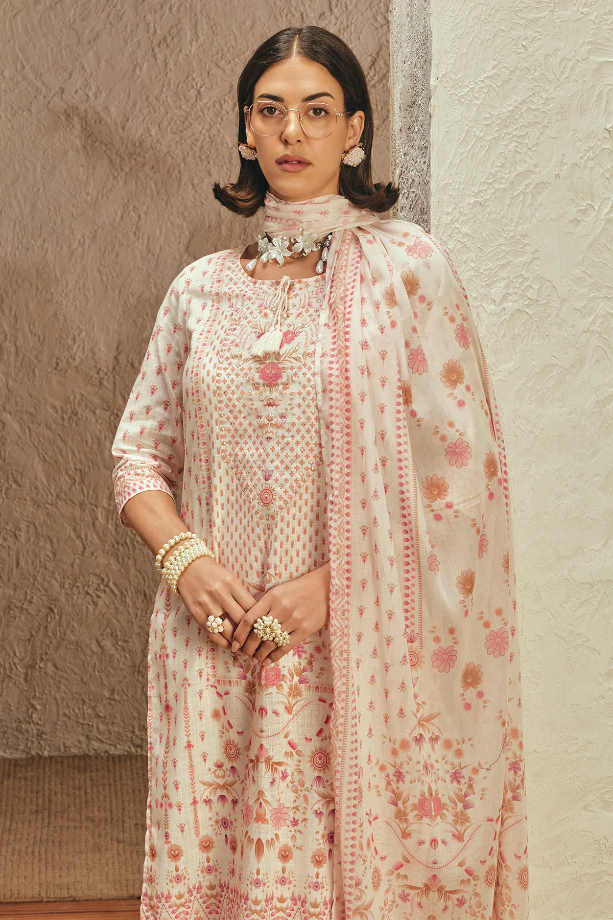 Cream Printed Kurta 3 Pcs Set - Image 4