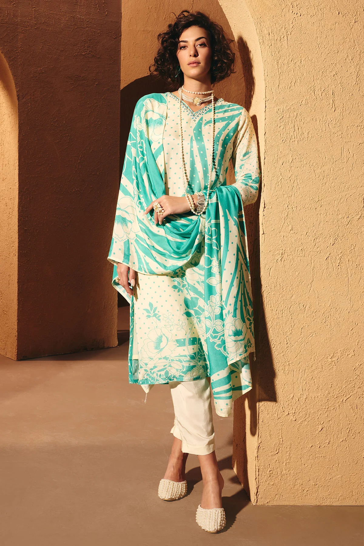 Cream Printed Kurta 3 Pcs Set - Image 5