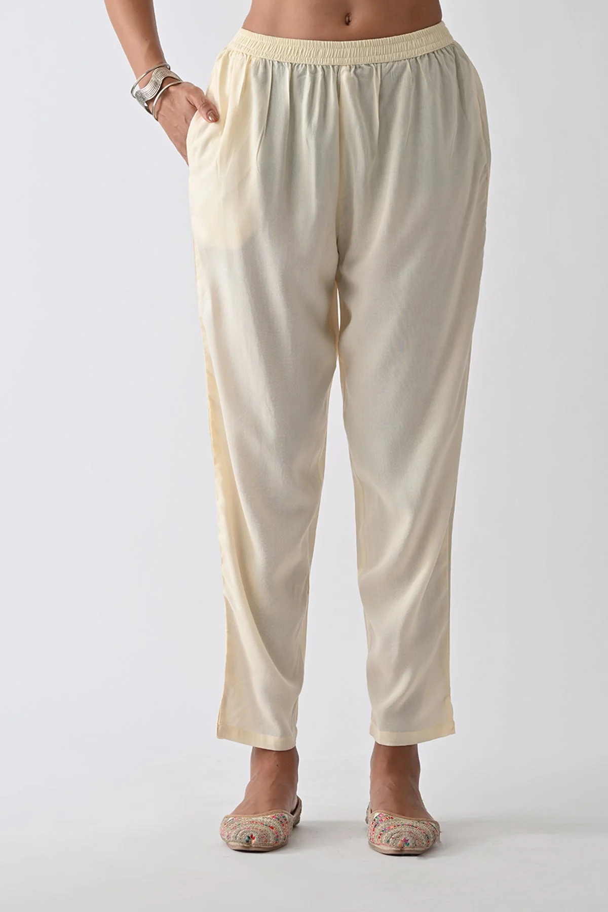Cream Printed Kurta 3 Pcs Set - Image 6