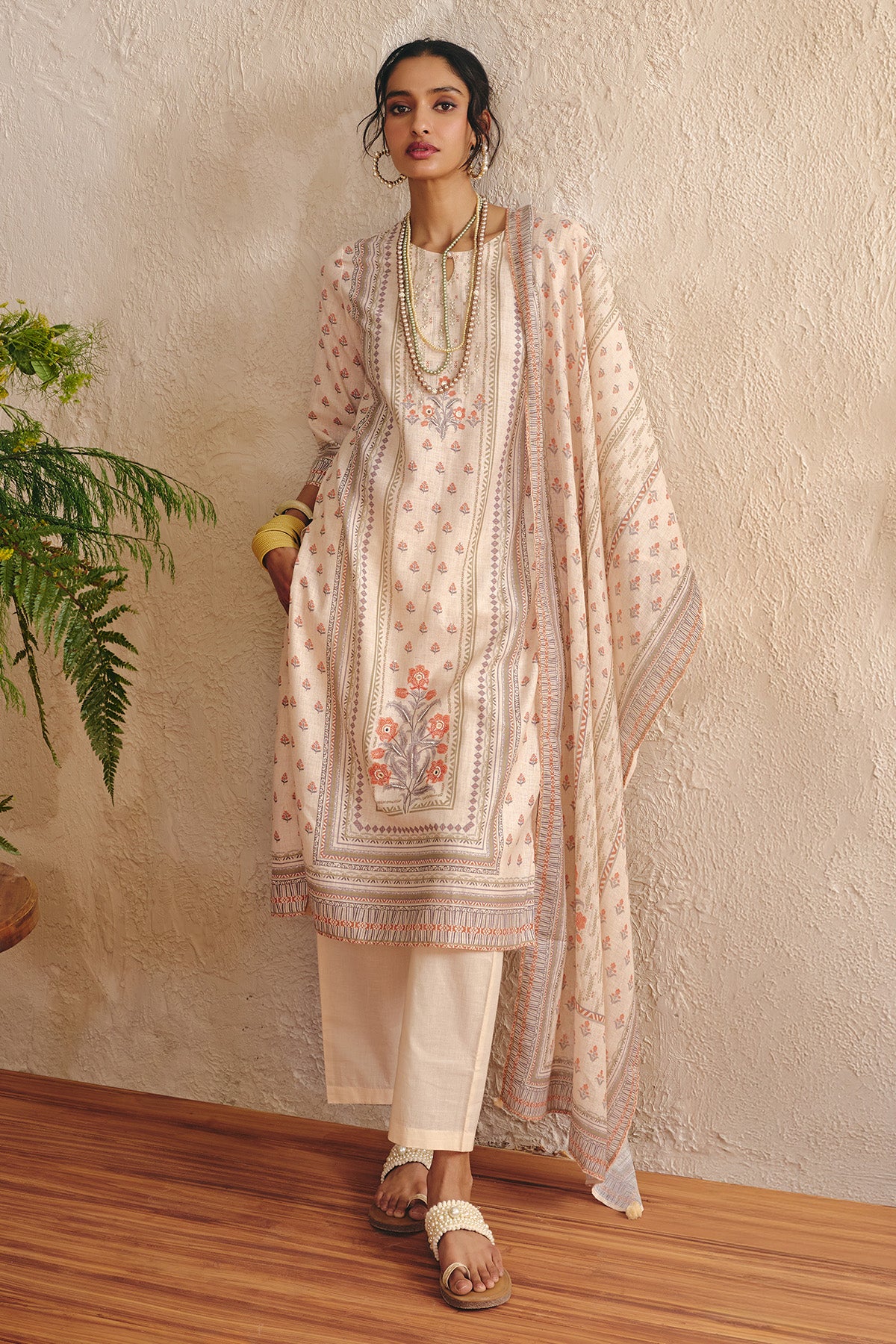 Cream Printed Kurta 3 Pcs Set - Image 4
