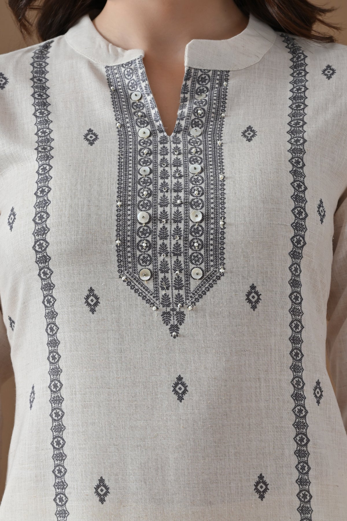 Cream Printed Kurta 3 Pcs Set - Image 4