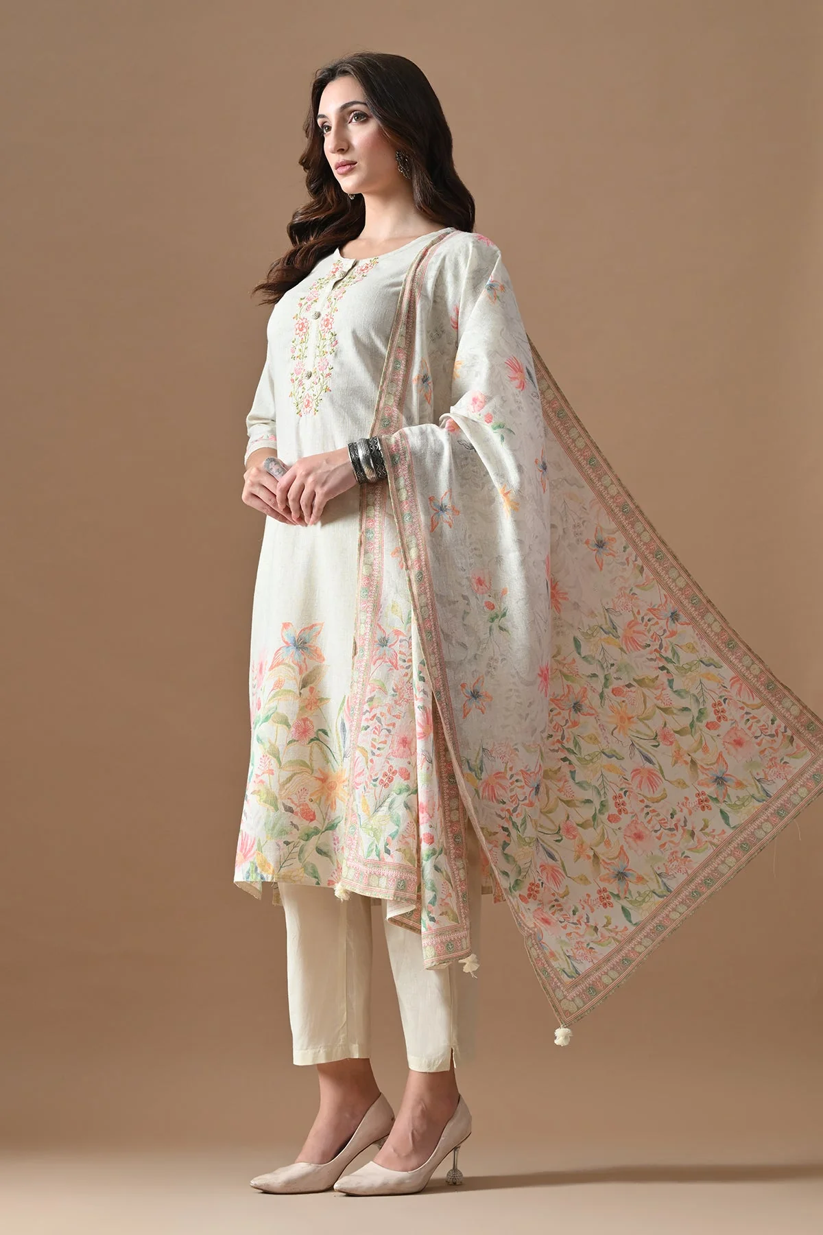 Cream Printed Kurta 3 Pcs Set - Image 3