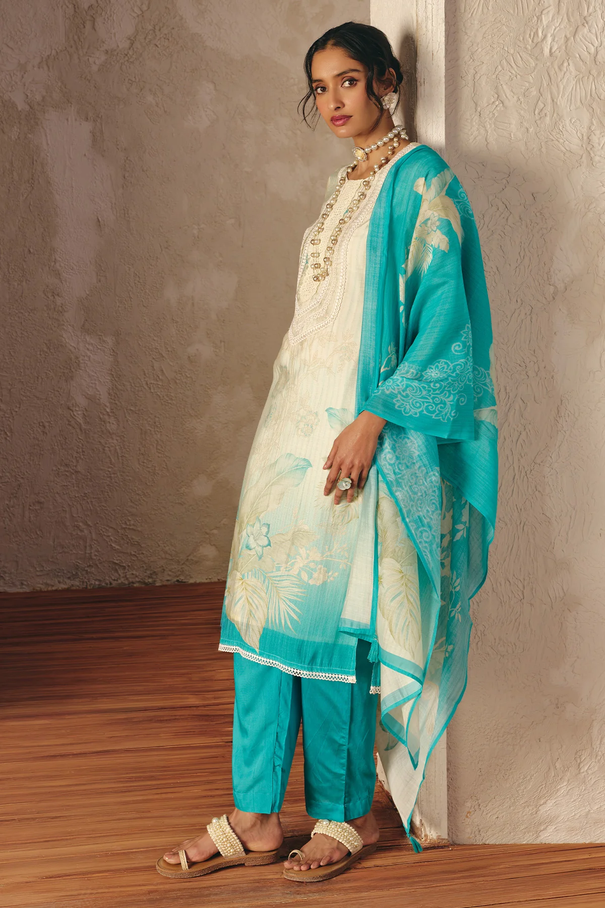 Cream Printed Kurta 3 Pcs Set - Image 3