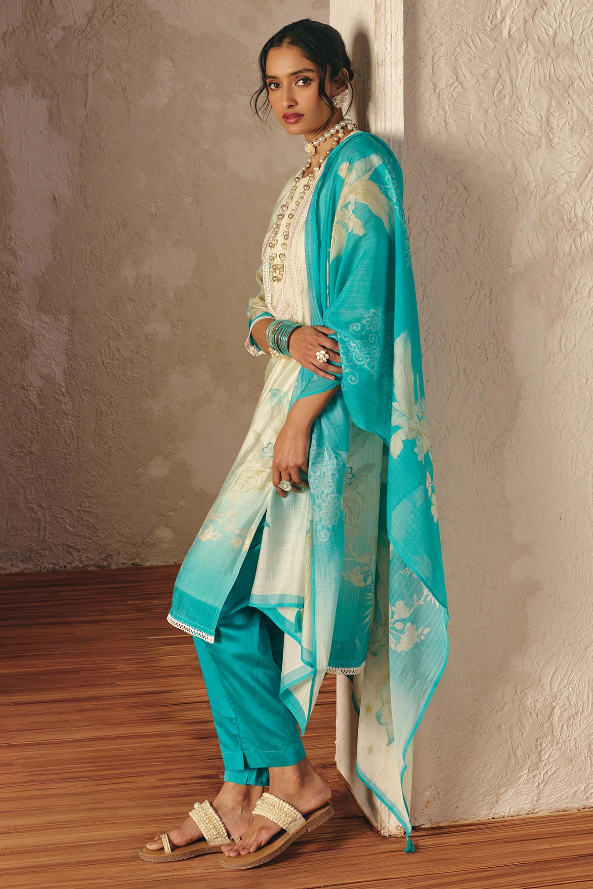 Cream Printed Kurta 3 Pcs Set - Image 5