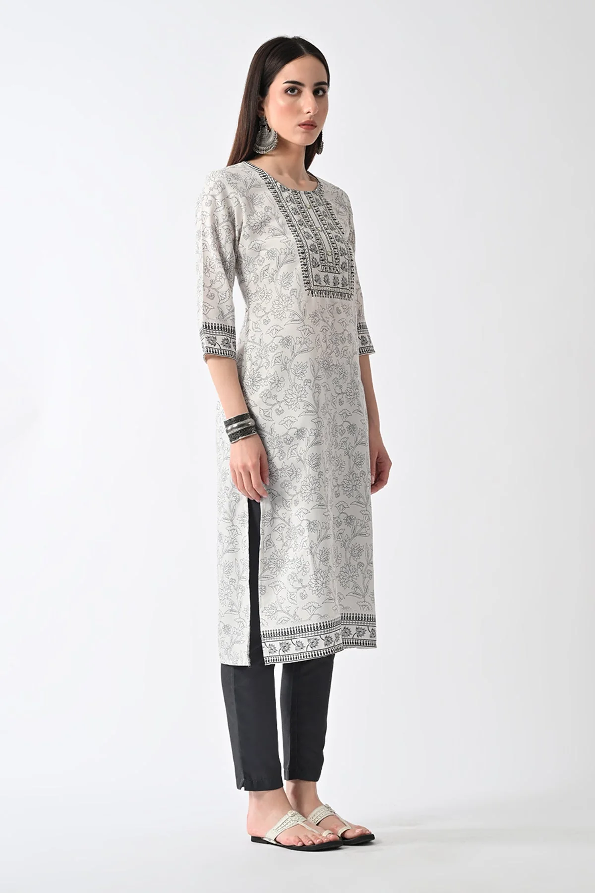 Cream Printed Kurta 3 Pcs Set - Image 3