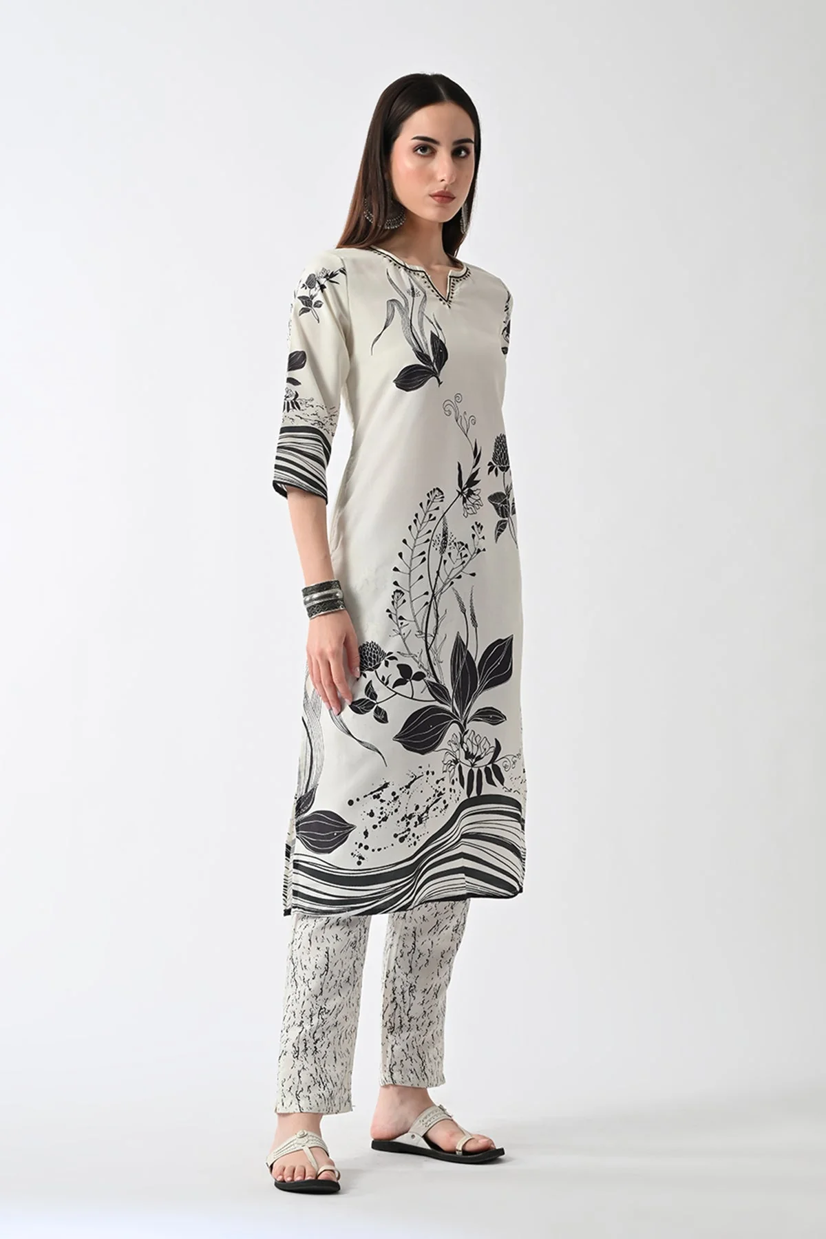 Cream Printed Kurta 3 Pcs Set - Image 3