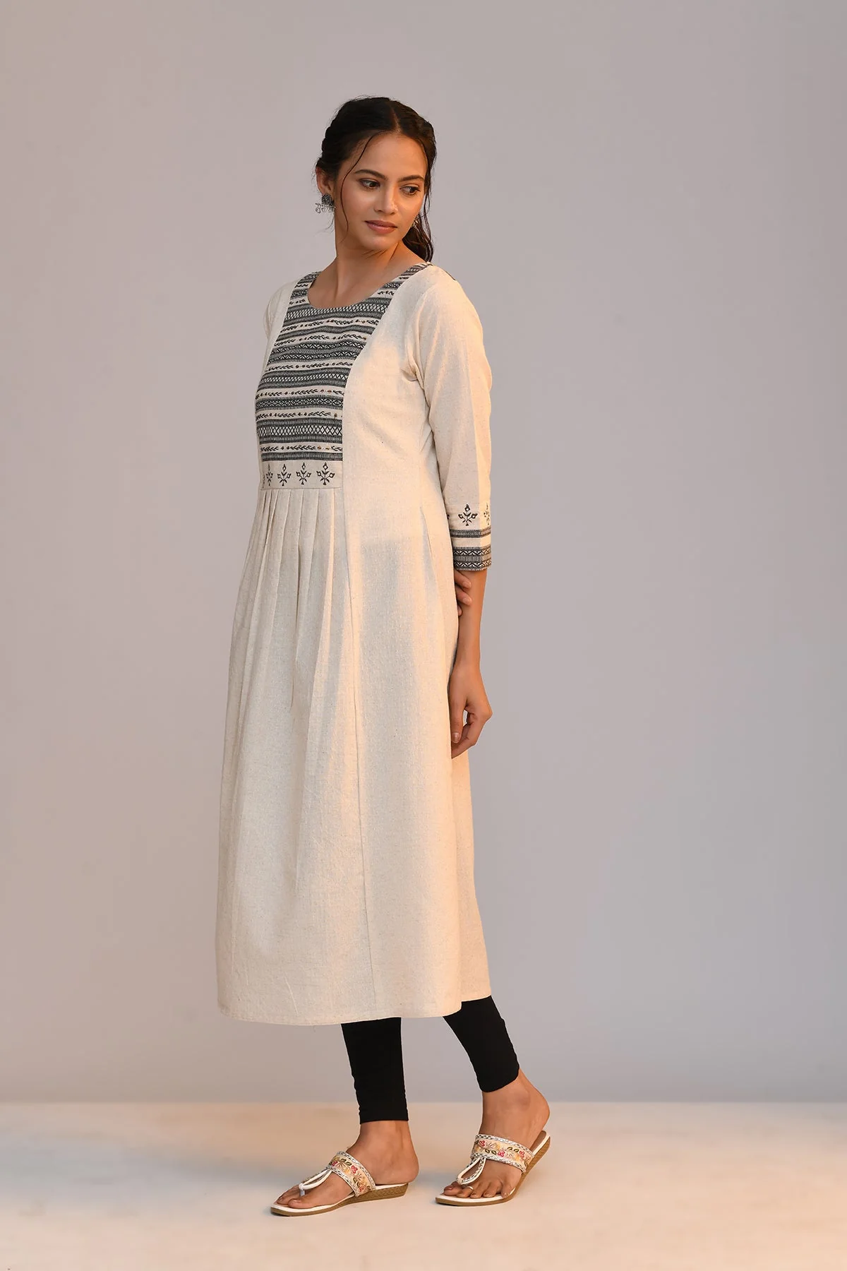 Cream Yoke Embroidered Kurta - Image 3