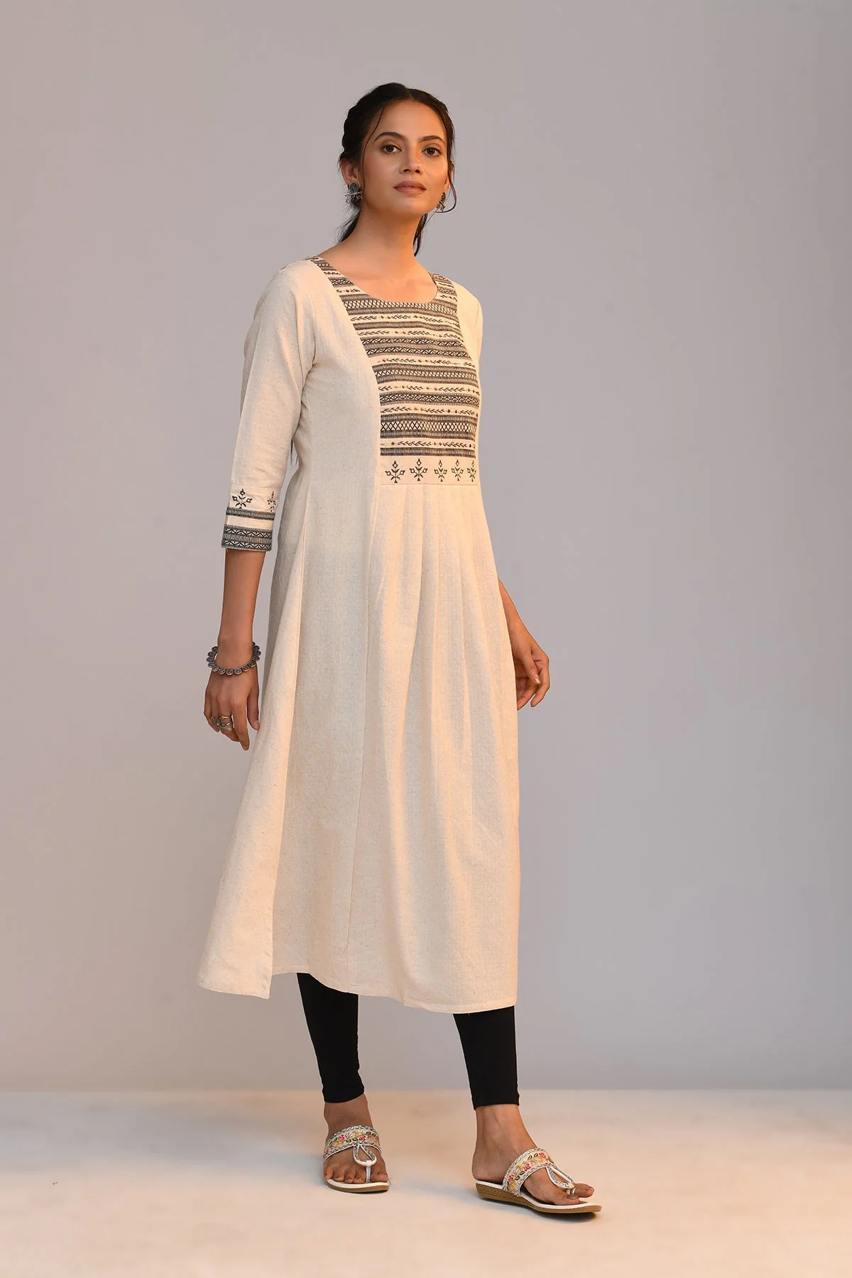 Cream Yoke Embroidered Kurta - Image 4