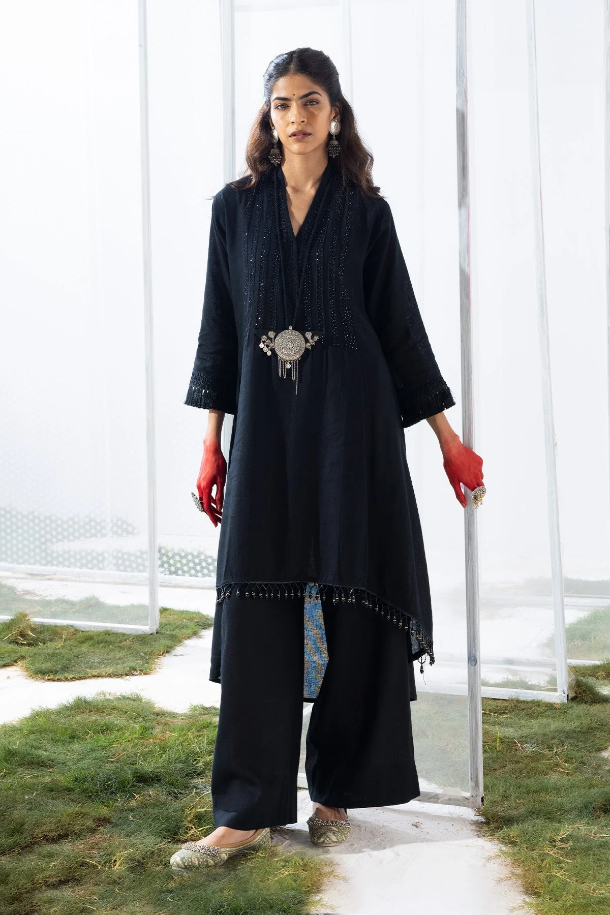 Embellished Black Kurta 2 Pcs Set - Image 4