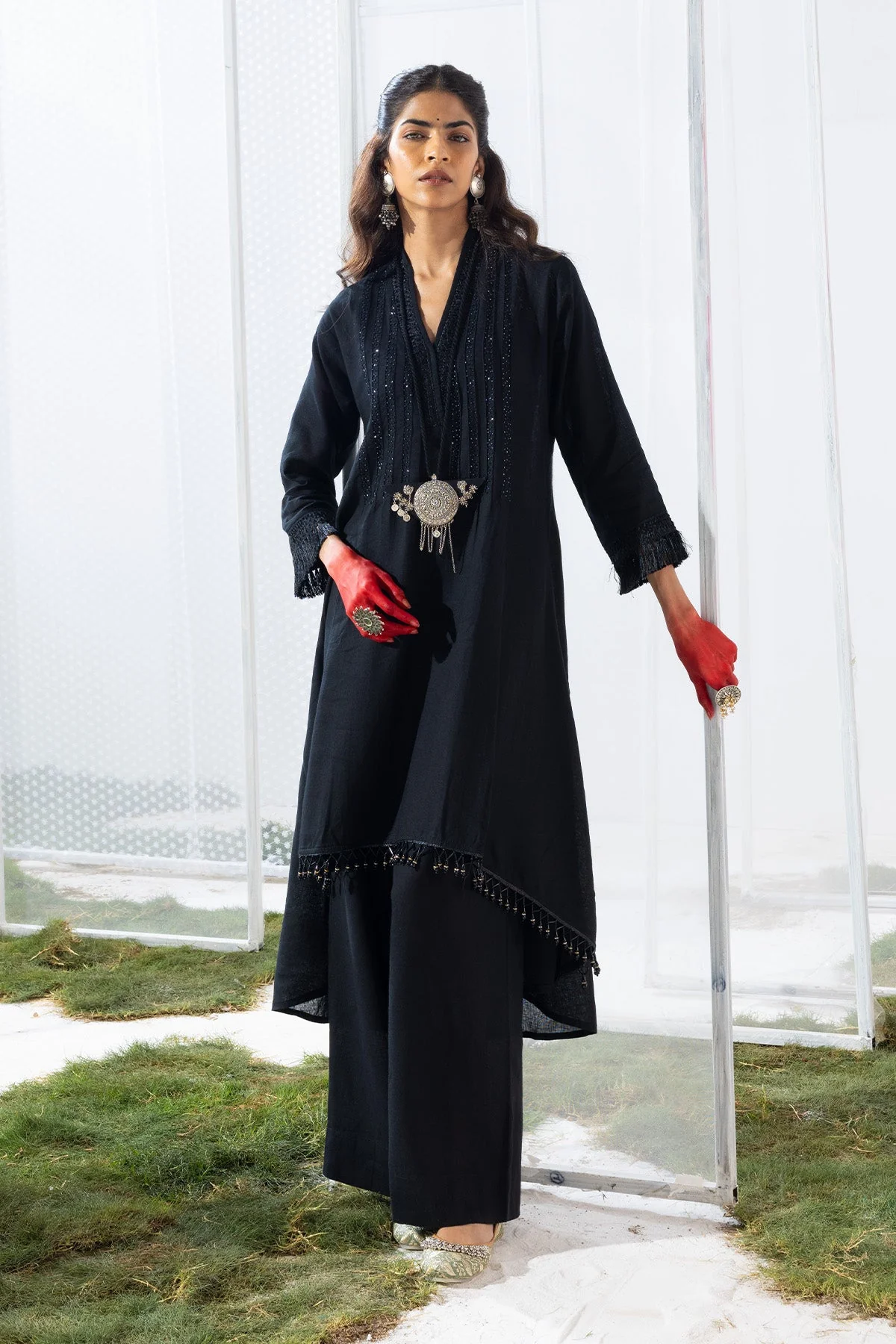 Embellished Black Kurta 2 Pcs Set - Image 5