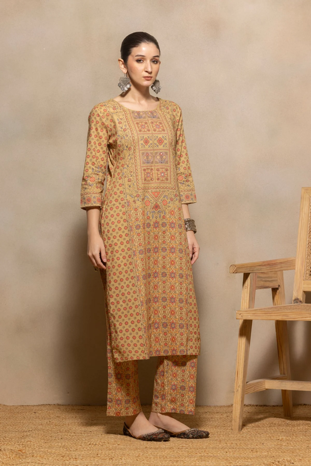 Green Abstract Printed Kurta 3 Pcs Set - Image 3