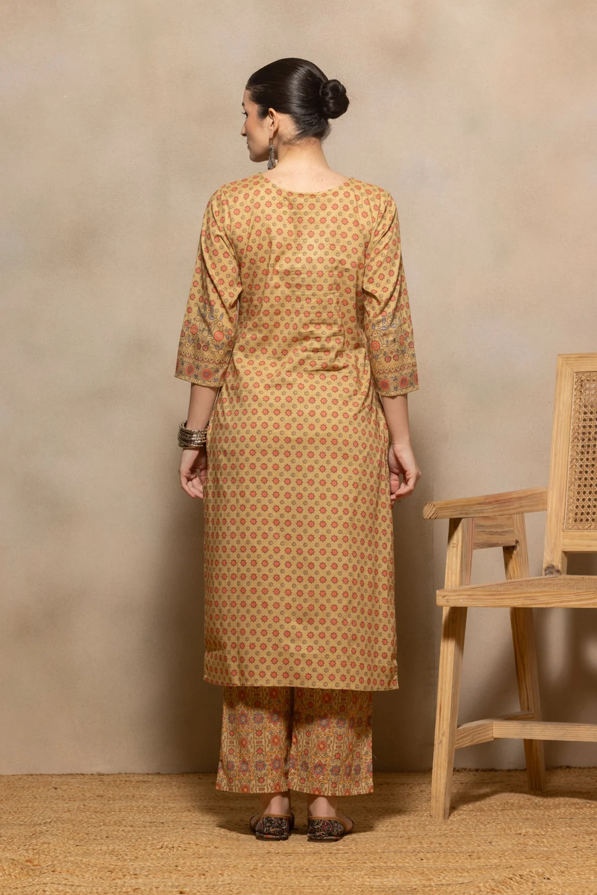 Green Abstract Printed Kurta 3 Pcs Set - Image 5