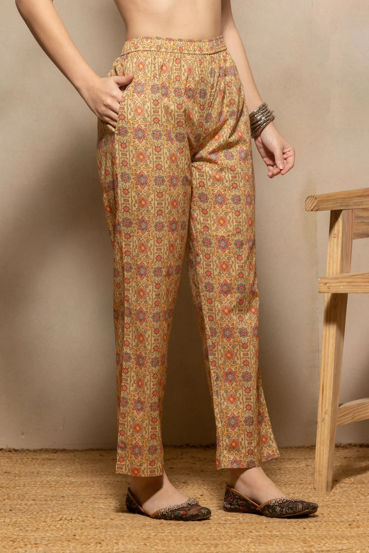 Green Abstract Printed Kurta 3 Pcs Set - Image 6