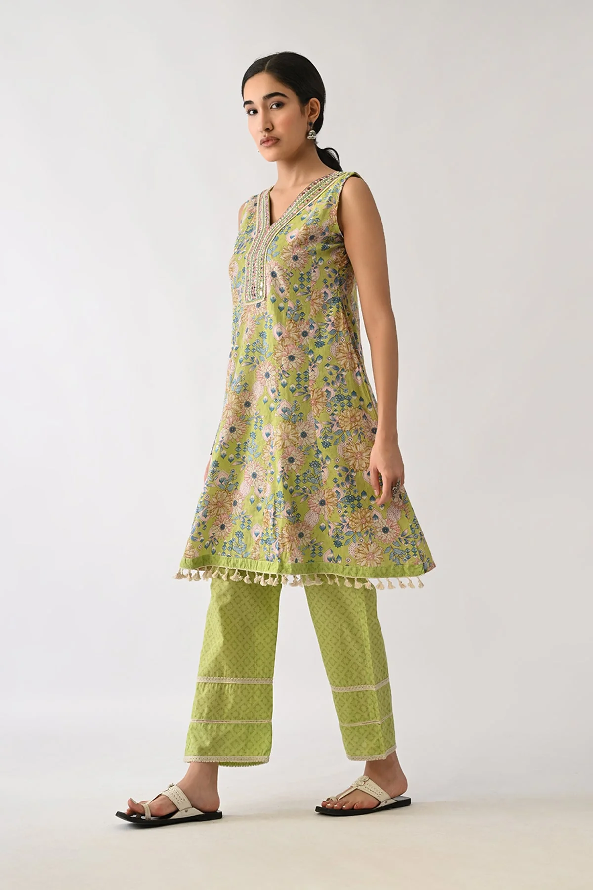 Green Embellished Kurta 2 Pcs Set - Image 2