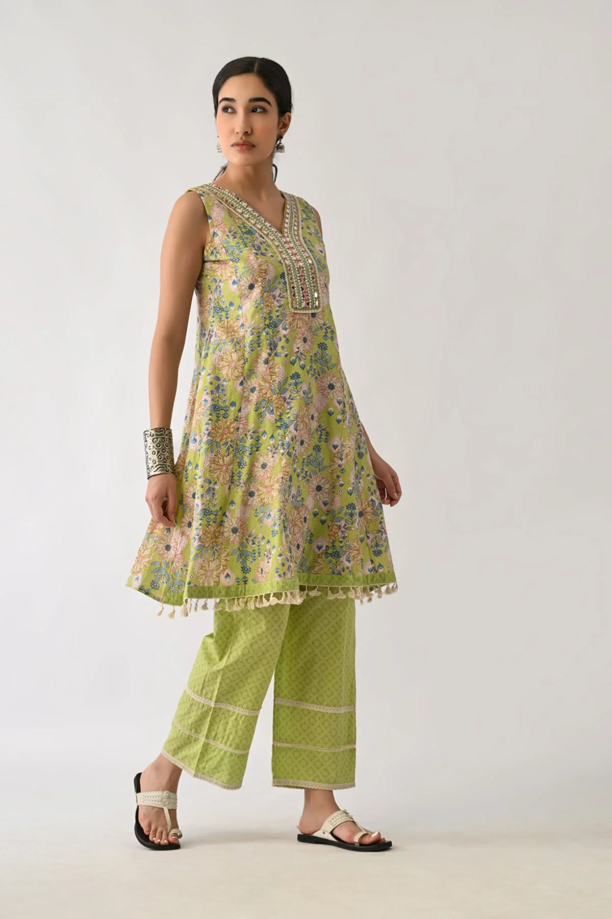 Green Embellished Kurta 2 Pcs Set - Image 3