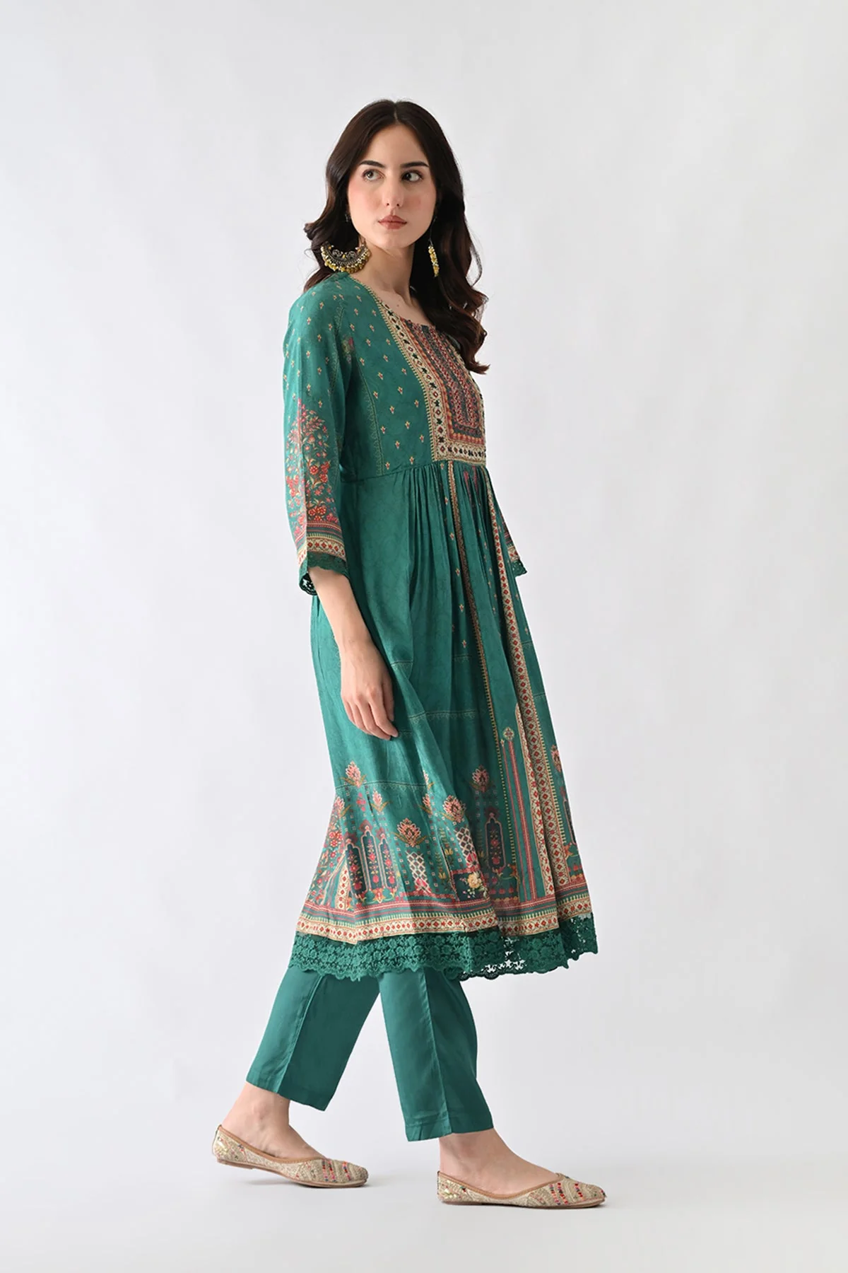 Green Embellished Kurta 3 Pcs Set - Image 3