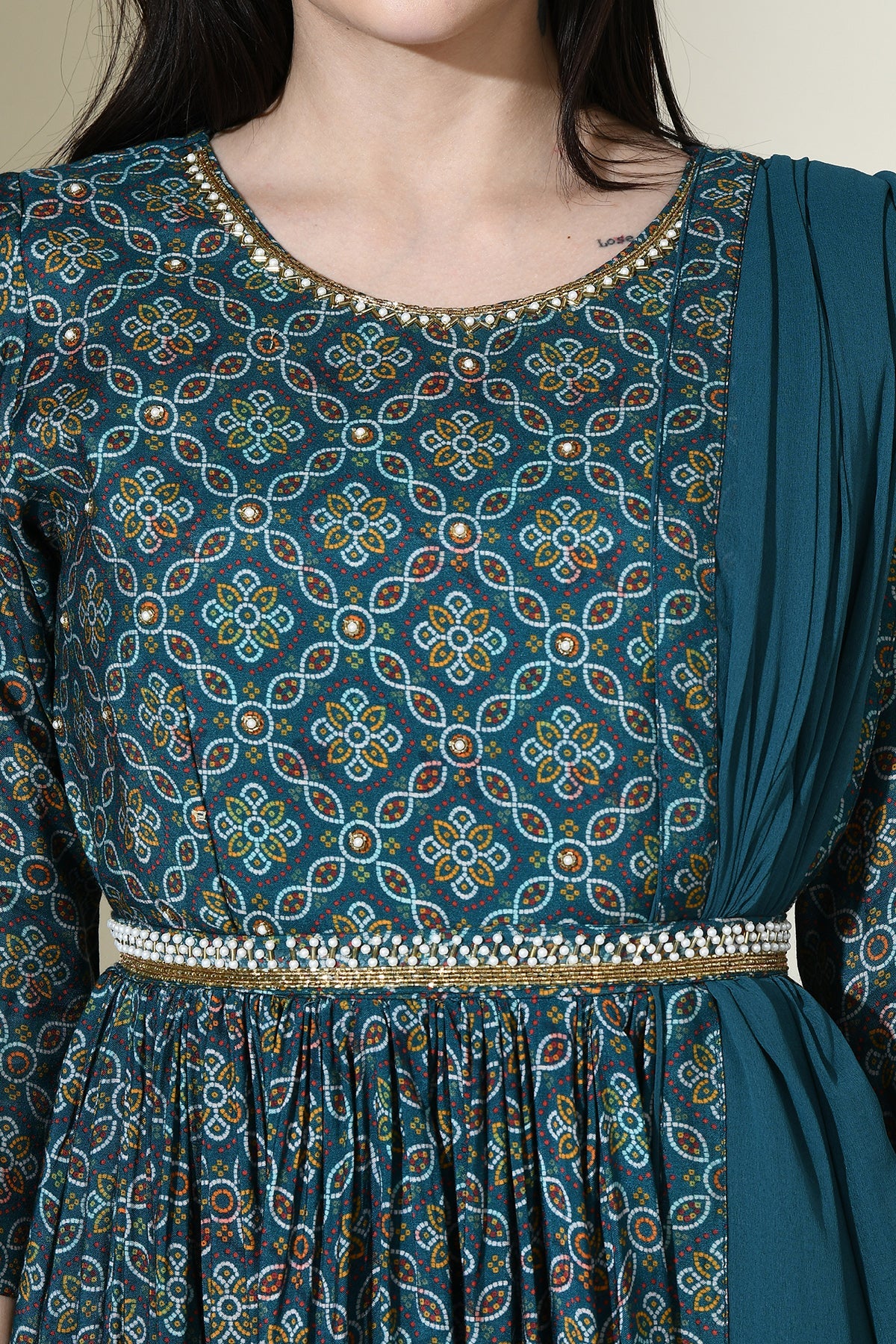Green Embellished Maxi Dress Set - Image 3
